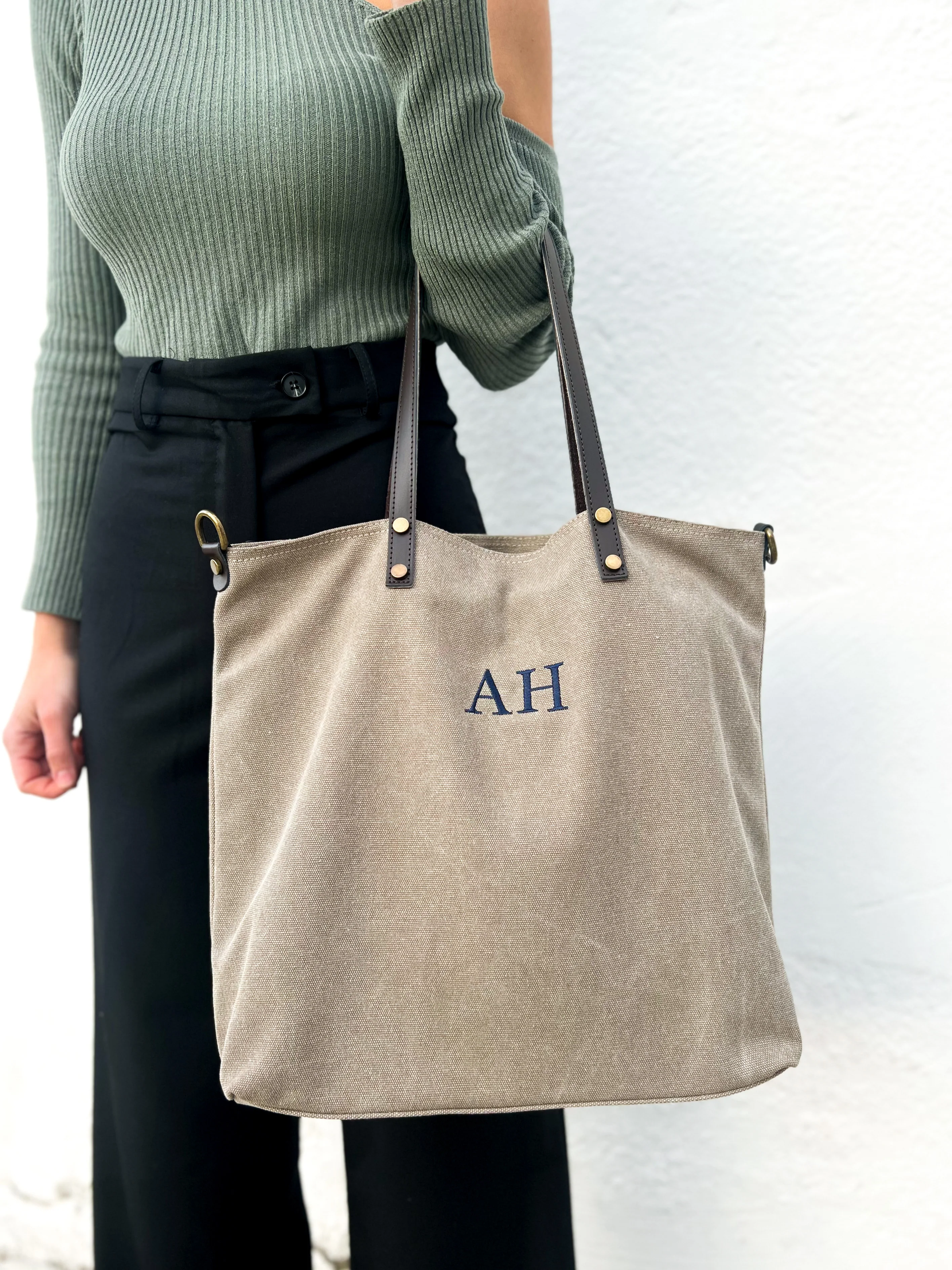 Bolso maxi nylon beige - Image 5