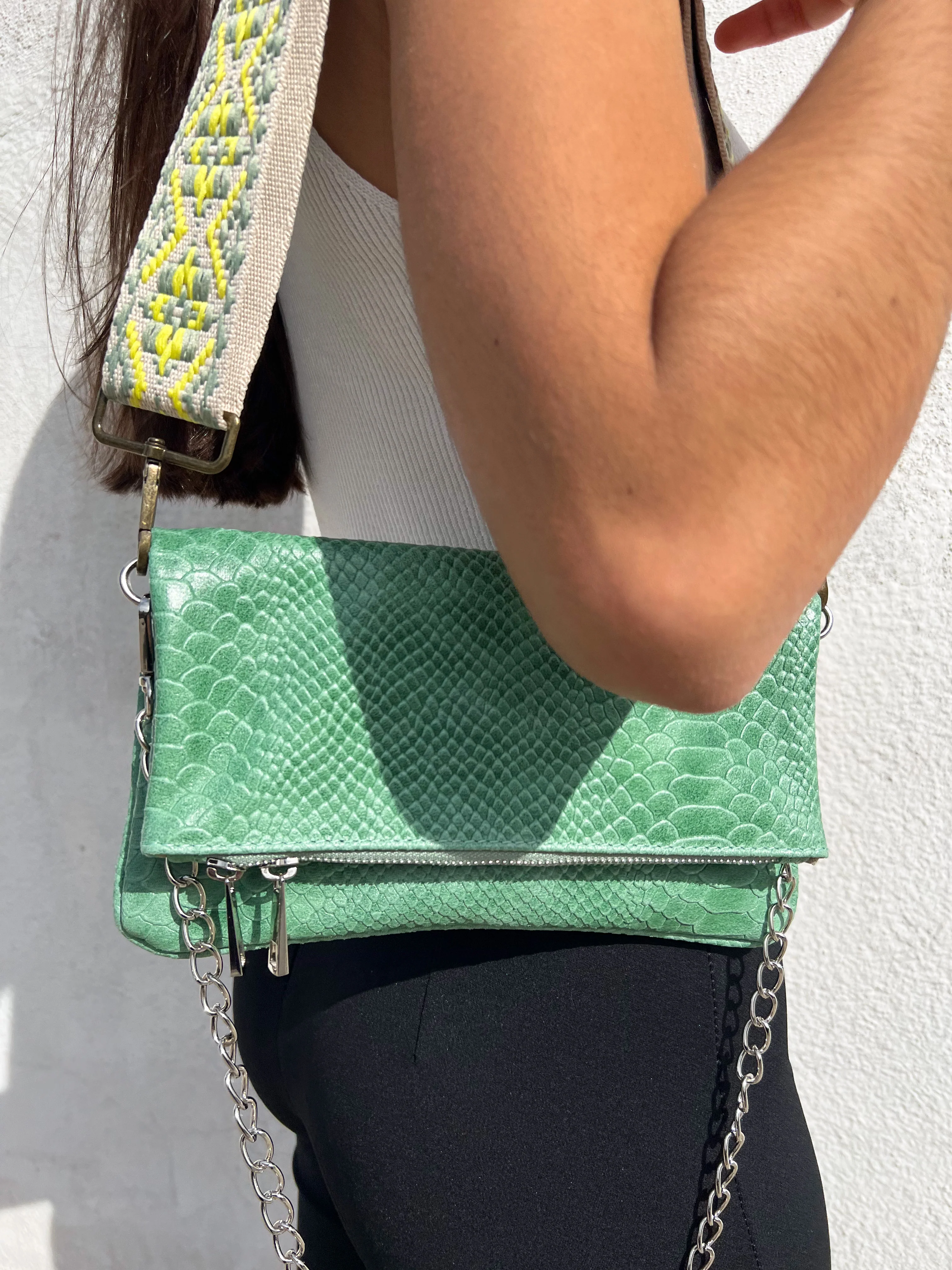 Bolso piel cadenas coco verde - Image 3