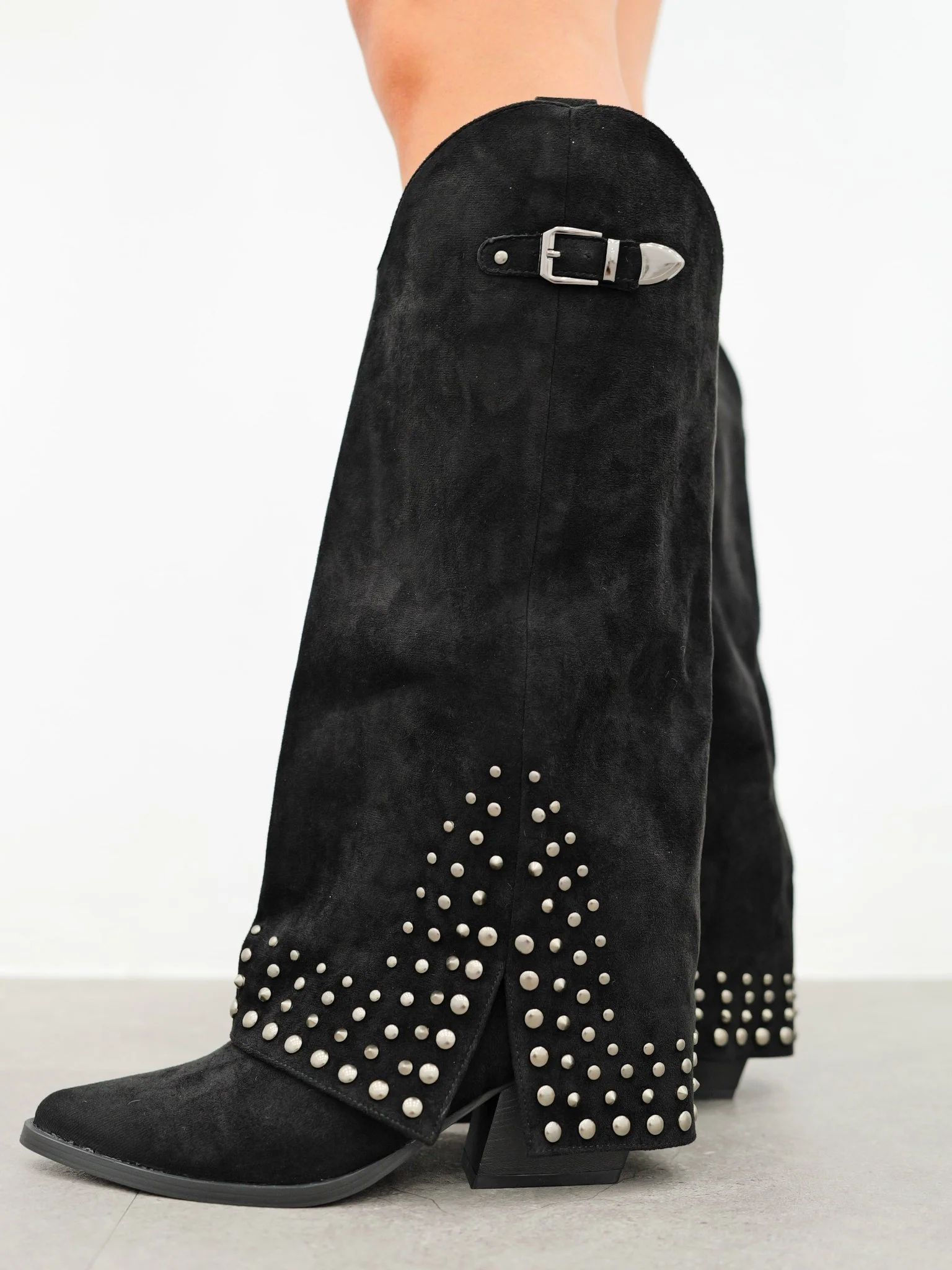 Bota solapa tachuelas ante negro - Image 4