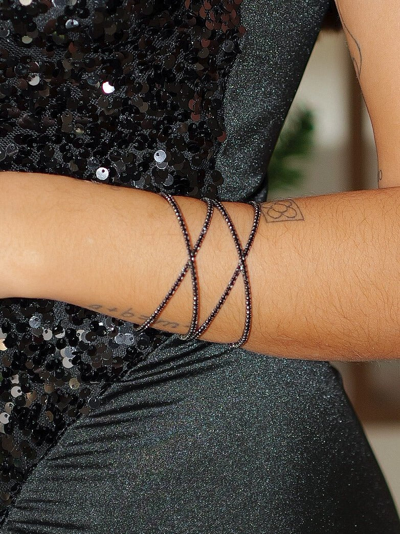 Brazalete cruzado brillos negro - Image 2