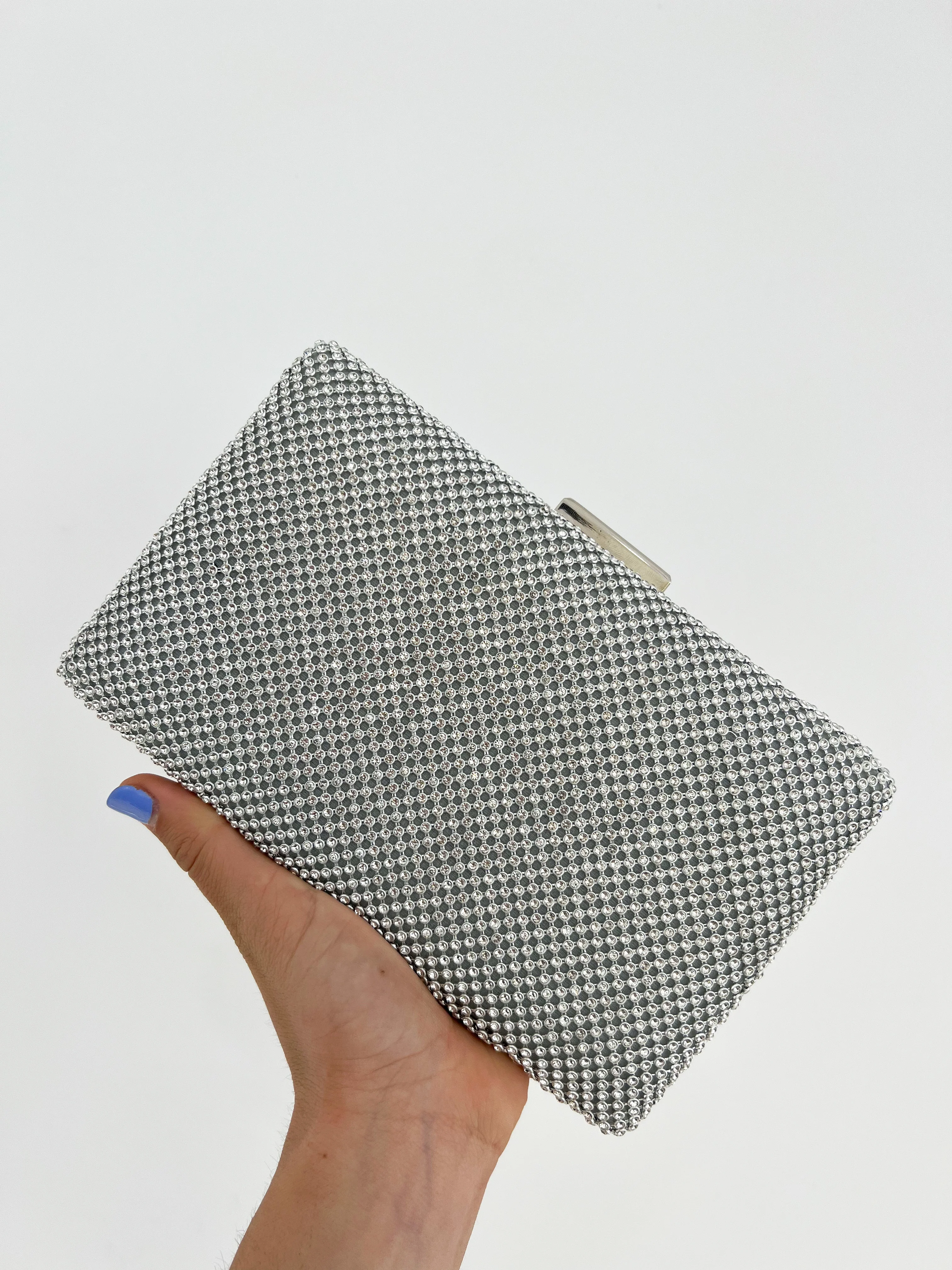 Clutch brillos plateado efecto - Image 3
