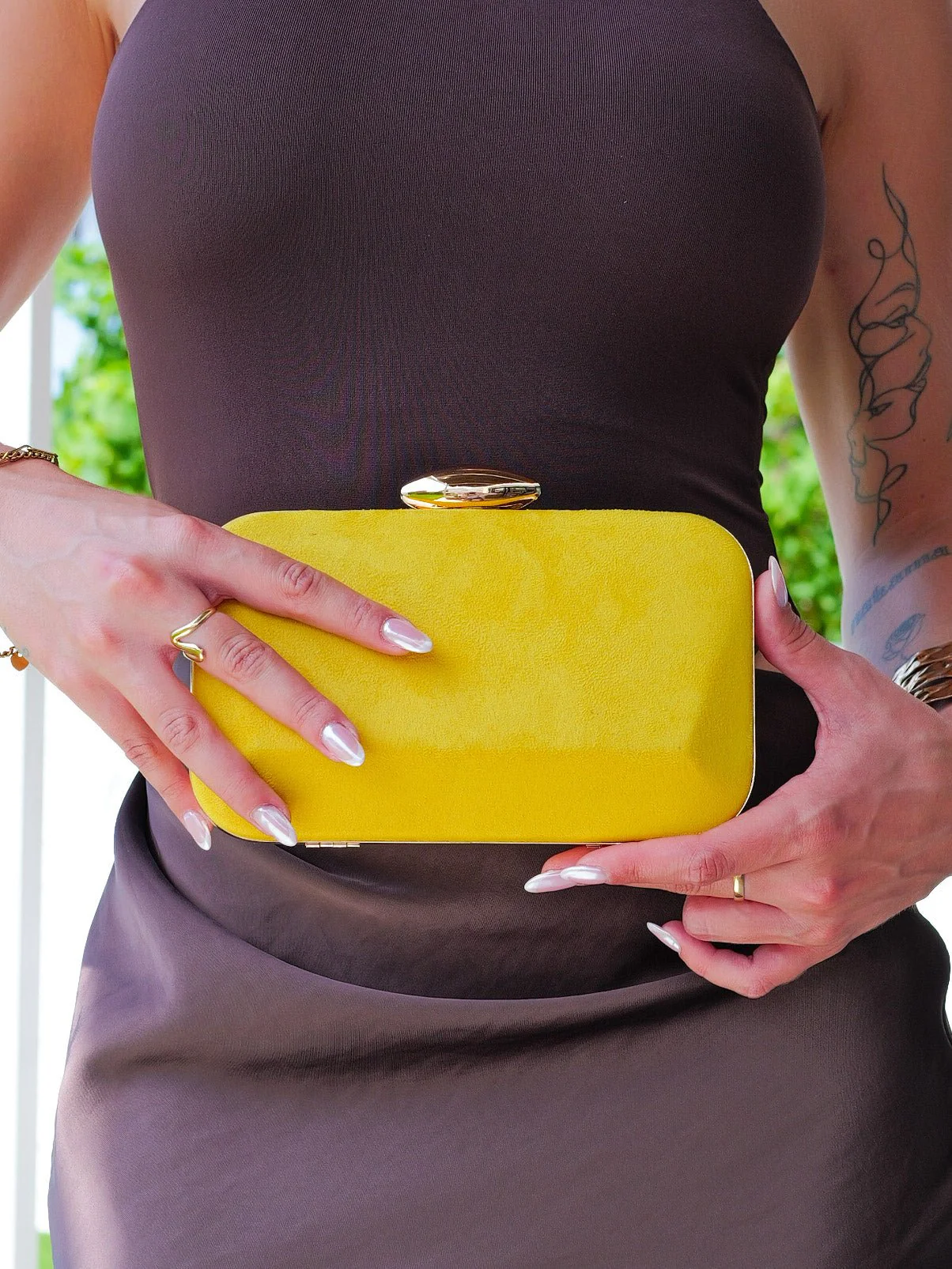 Clutch horizontal ovalado amarillo
