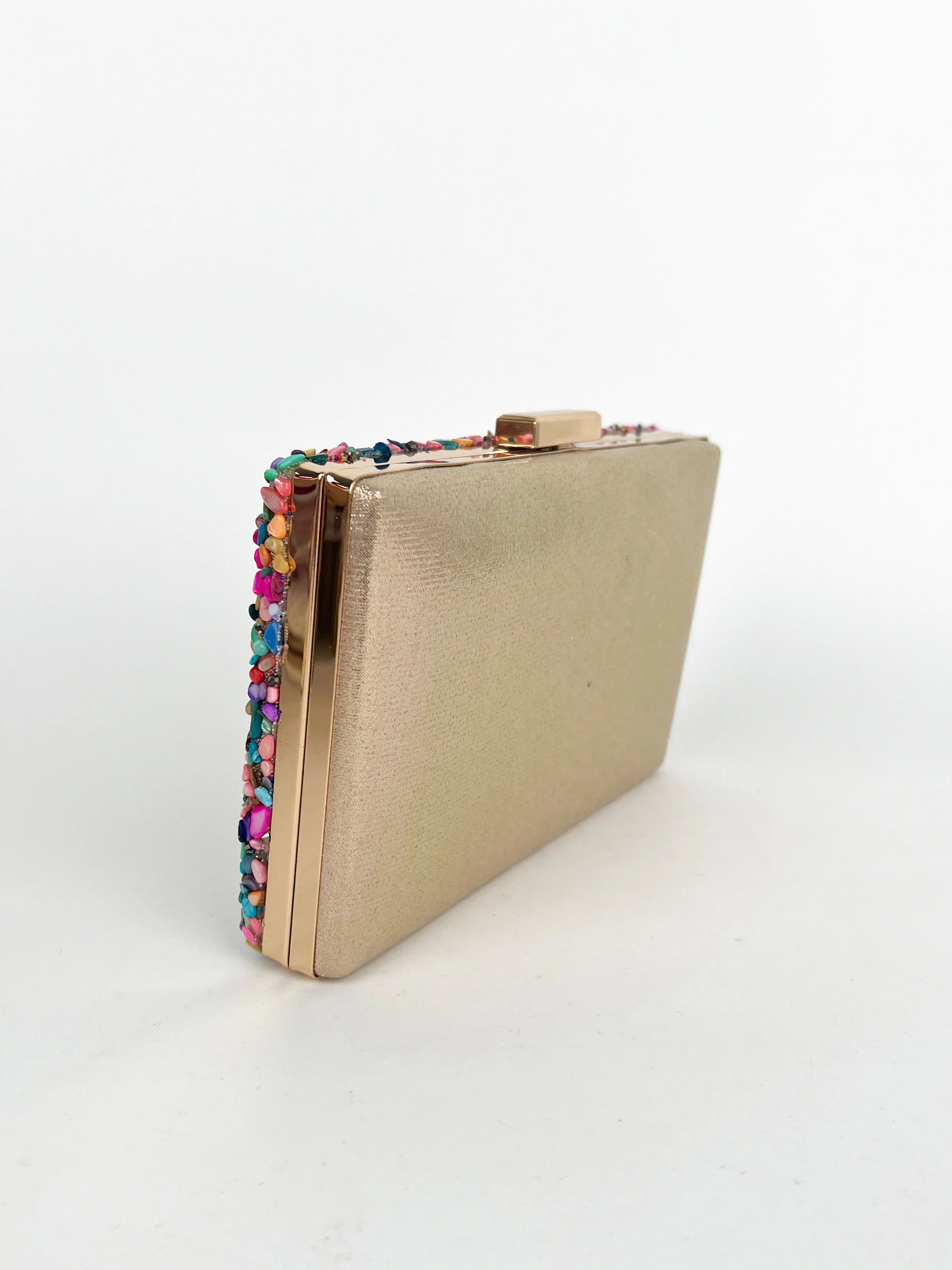 Clutch piedras colores dorado - Image 6