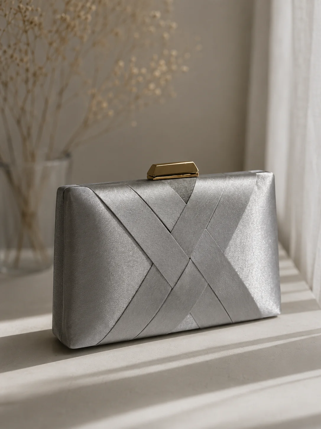 Clutch satinado plateado - Image 3