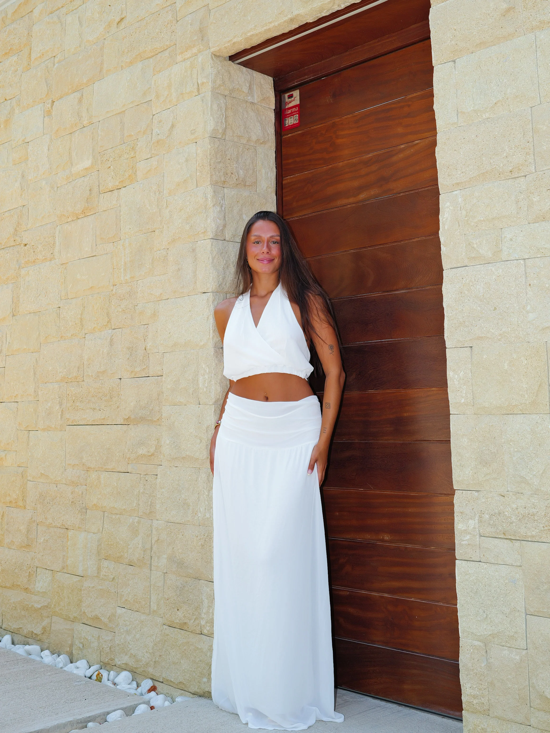Conjunto falda cuello halter blanco - Image 6