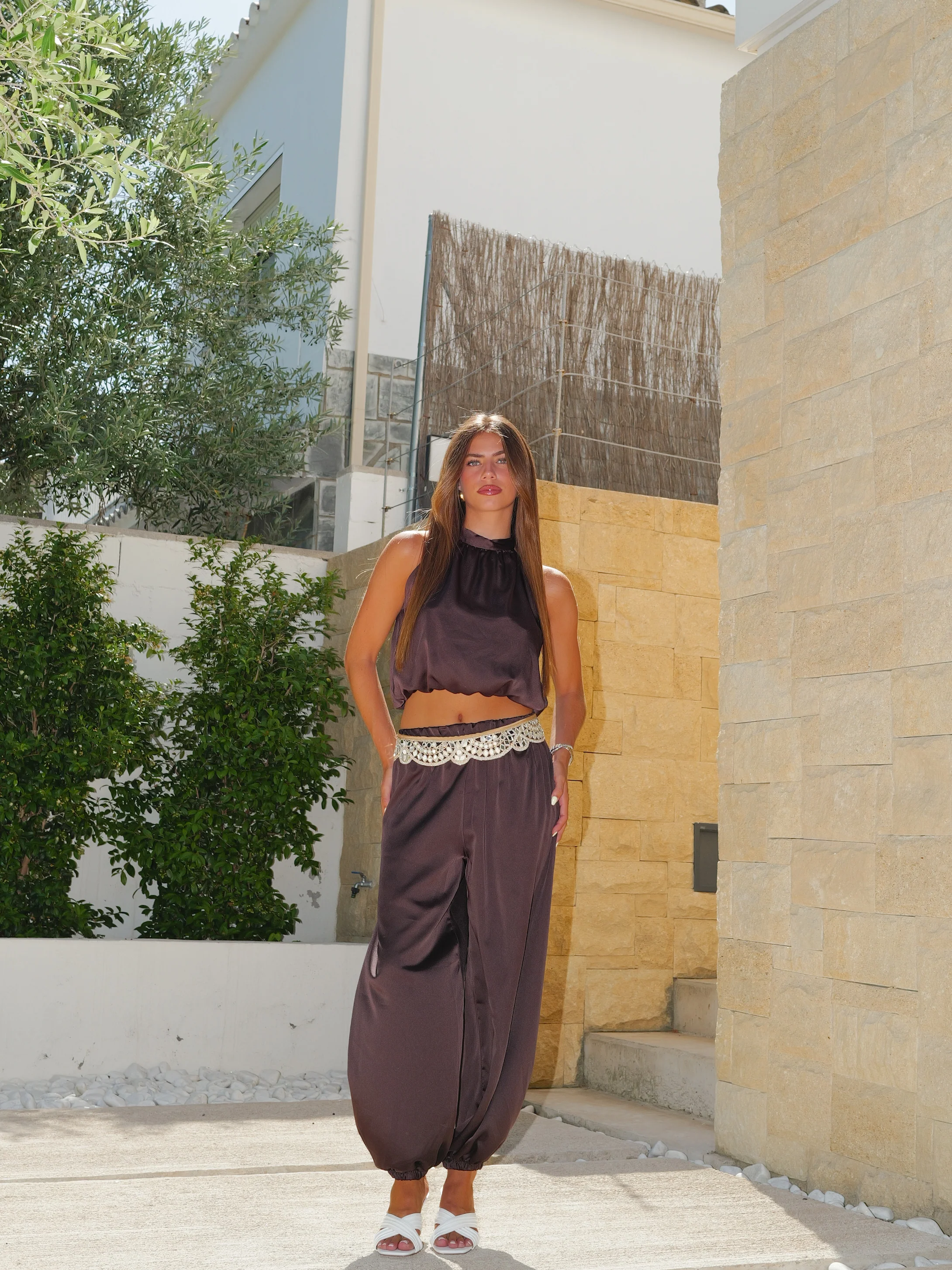 Conjunto raso pantalón bombacho chocolate - Image 5