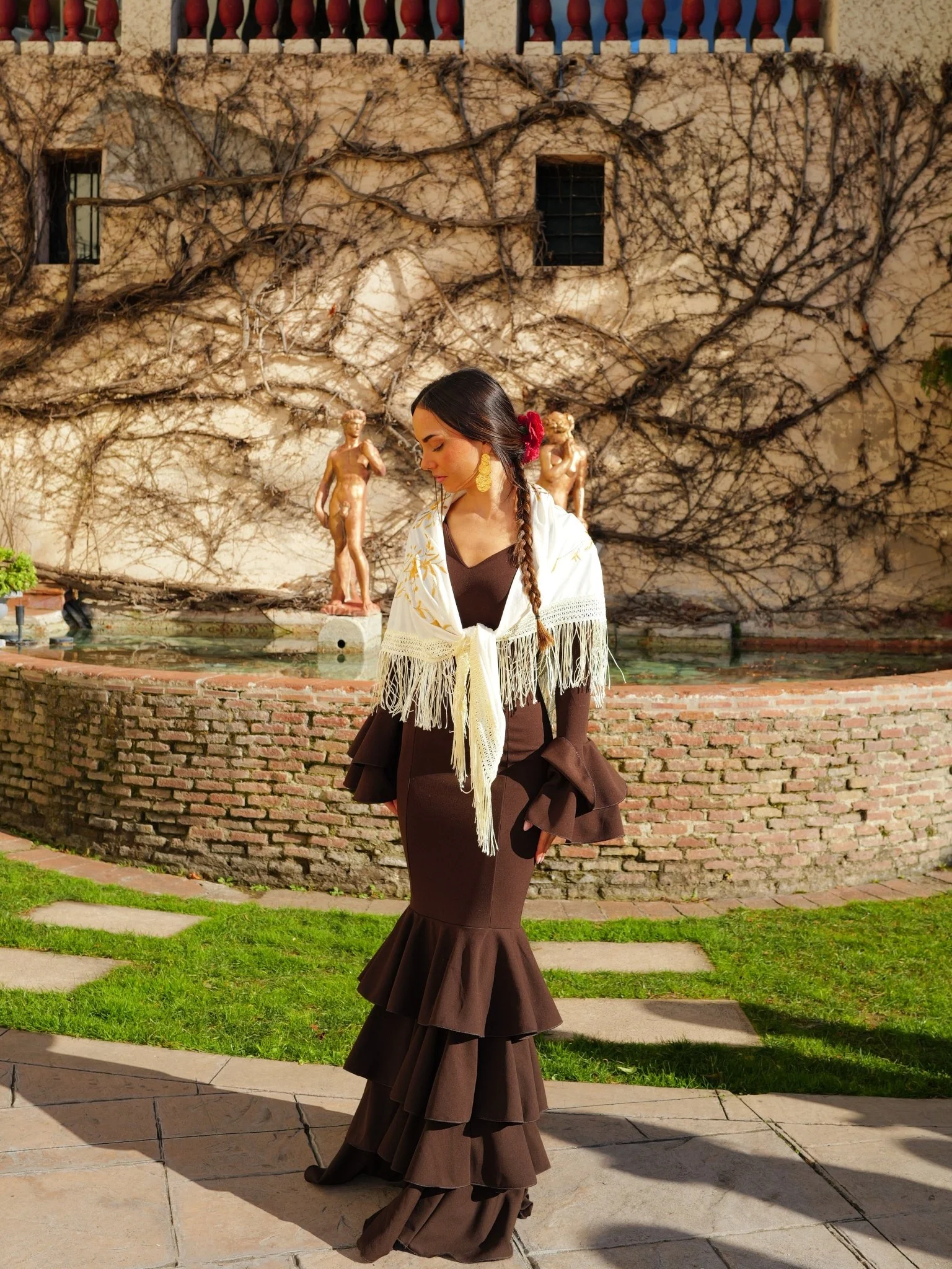 Mantón flamenca bordado flores crema - Image 3