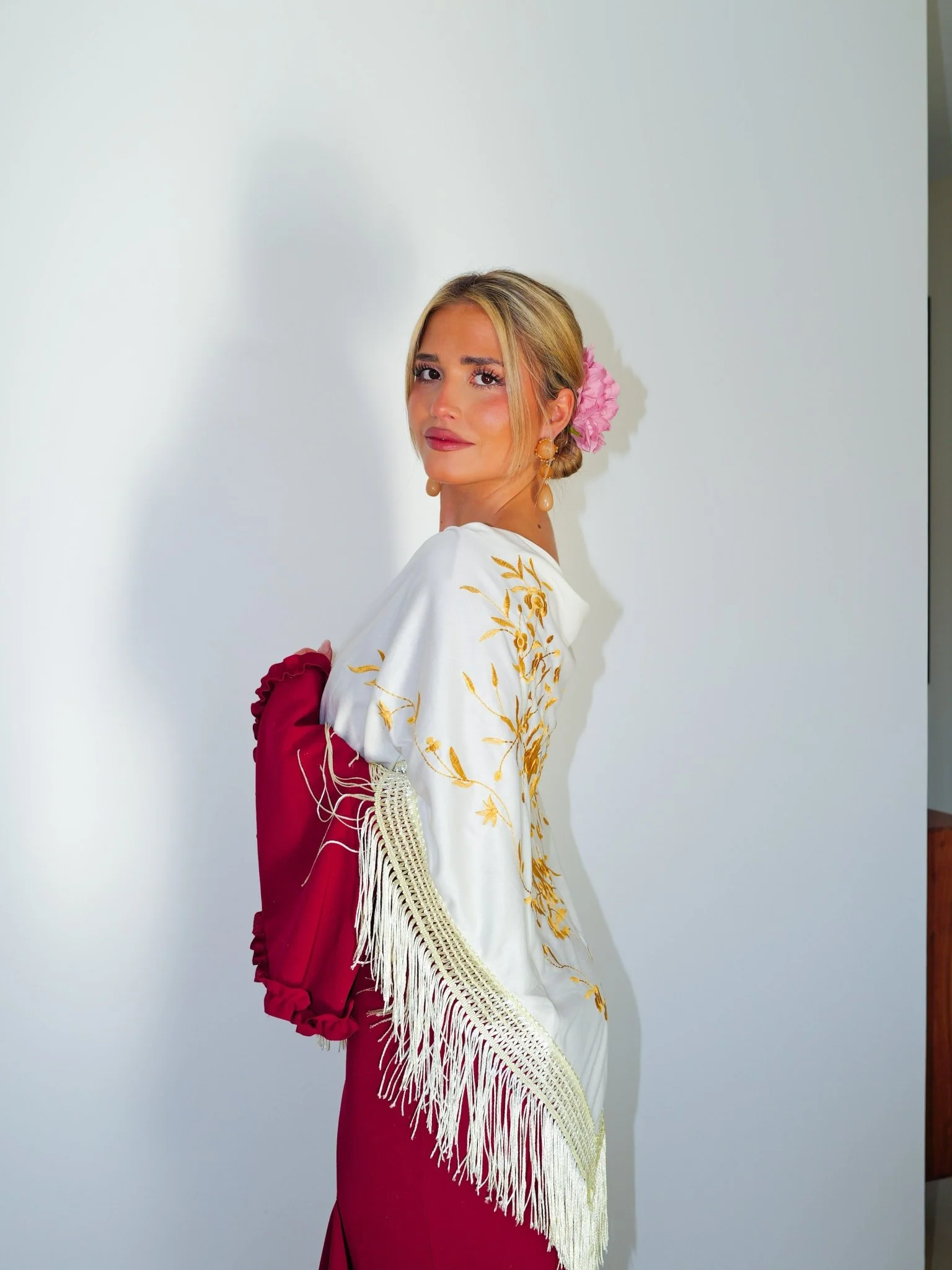 Mantón flamenca bordado flores crema - Image 6
