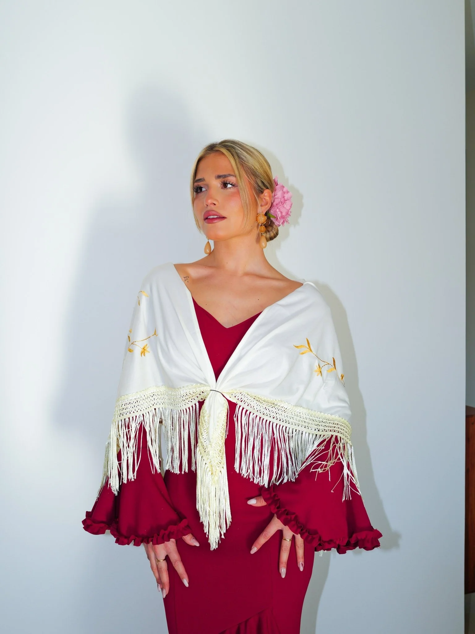 Mantón flamenca bordado flores crema - Image 7