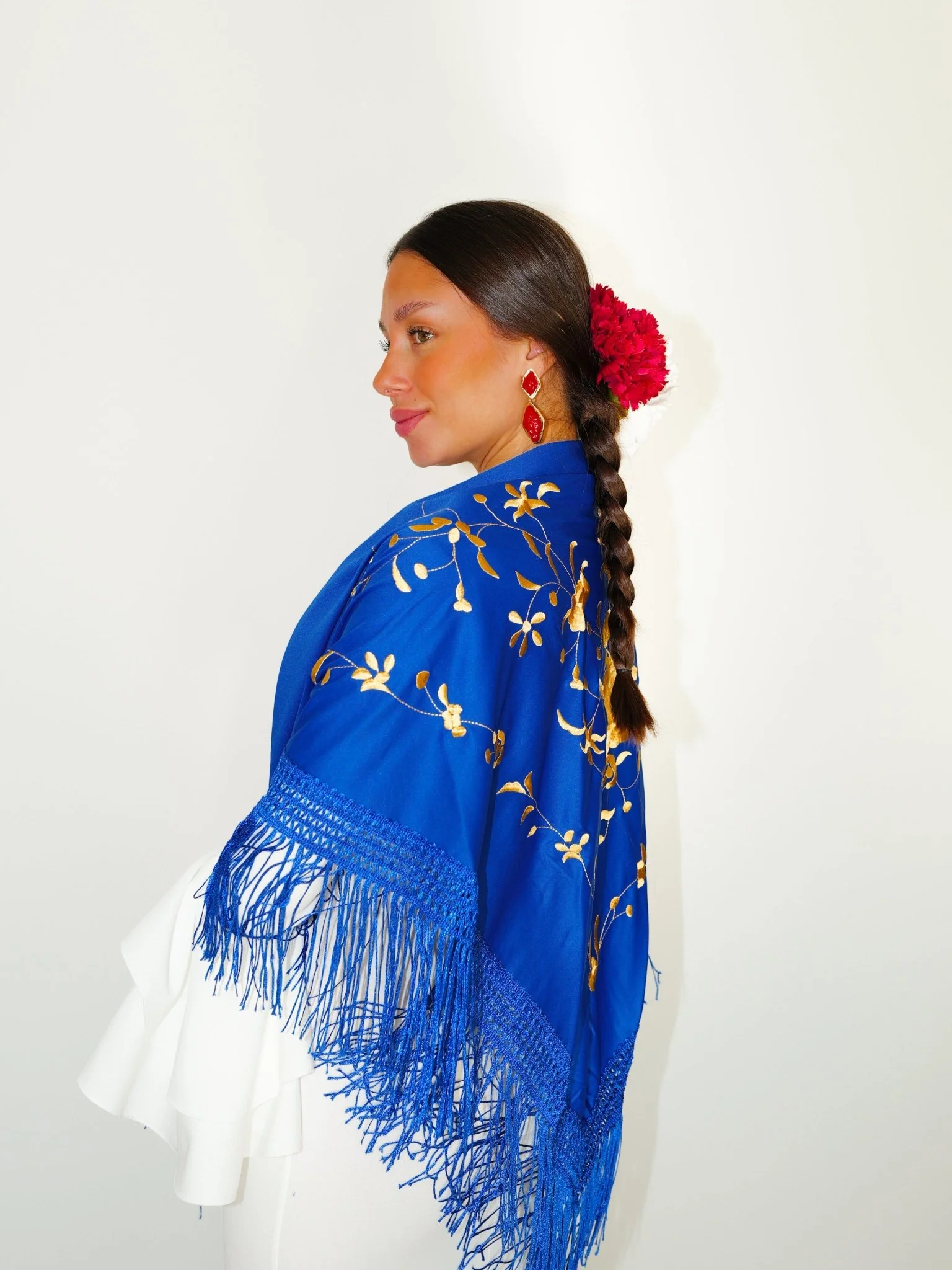Mantón flamenca bordado flores eléctrico - Image 3