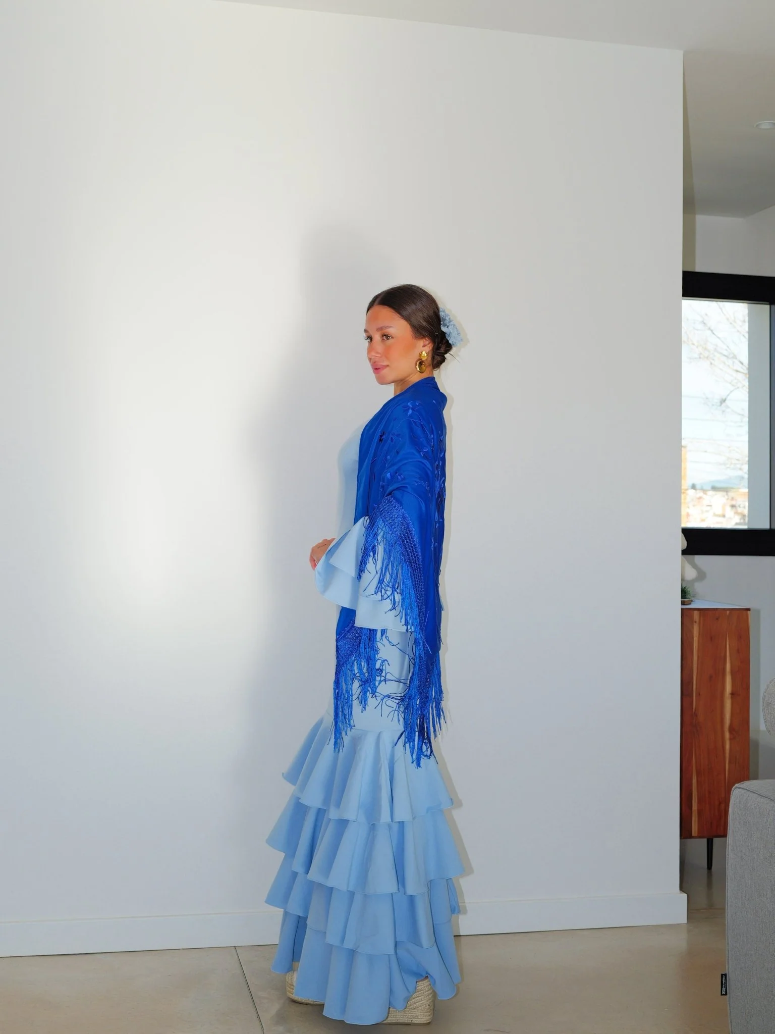 Mantón flamenca bordado flores klein - Image 8