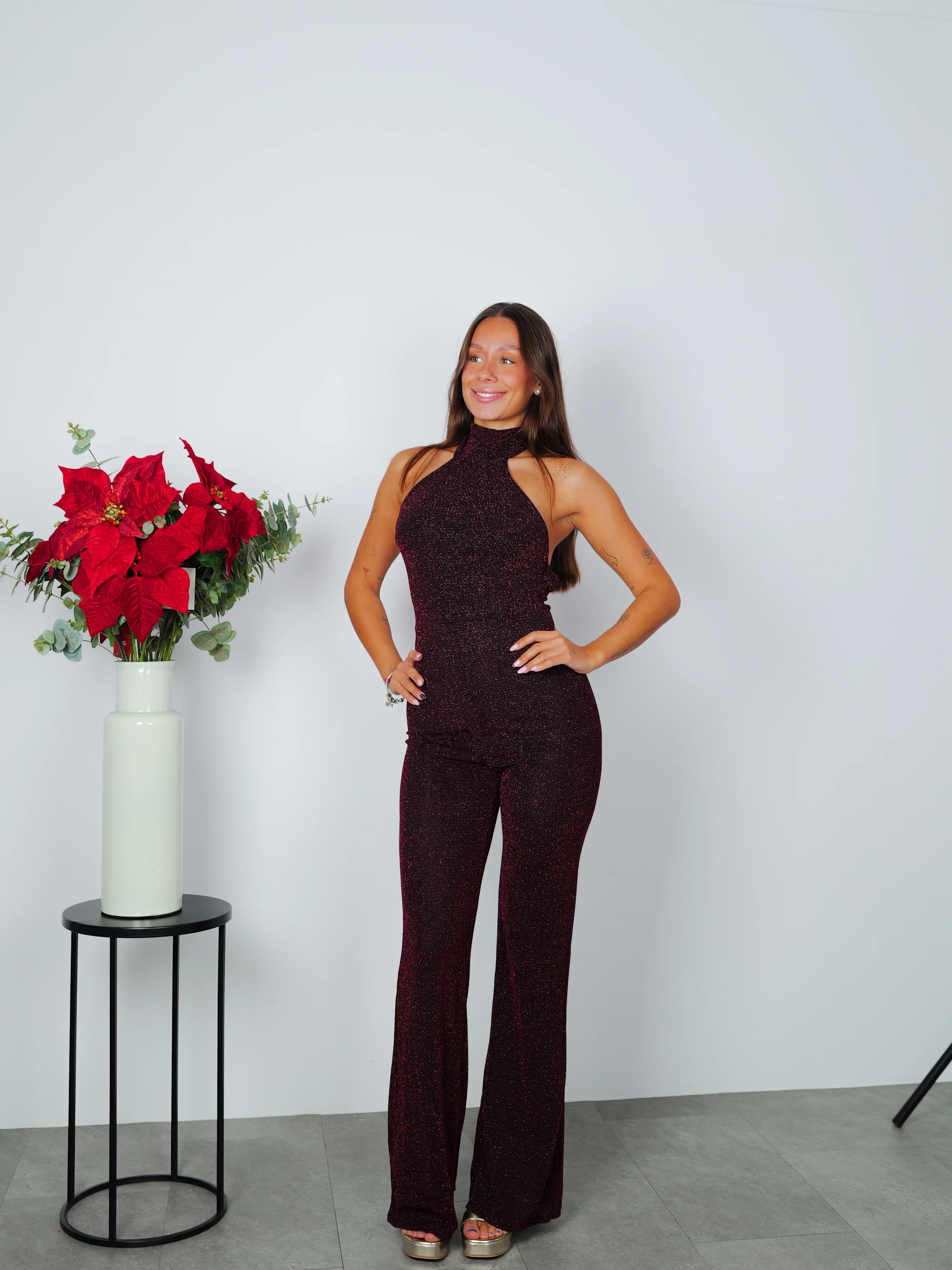 Mono lurex cuello halter burdeos