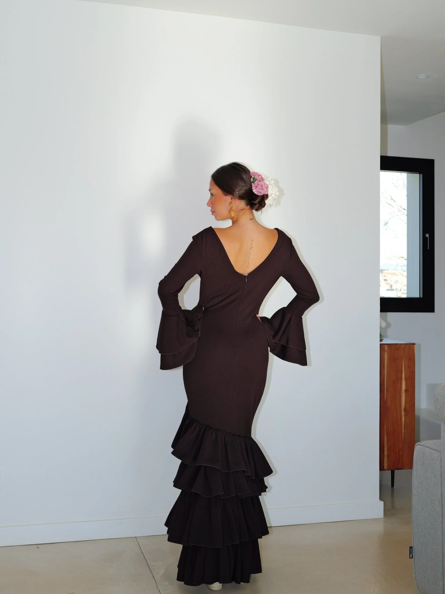 Traje flamenca asimetrico volantes marrón - Image 7