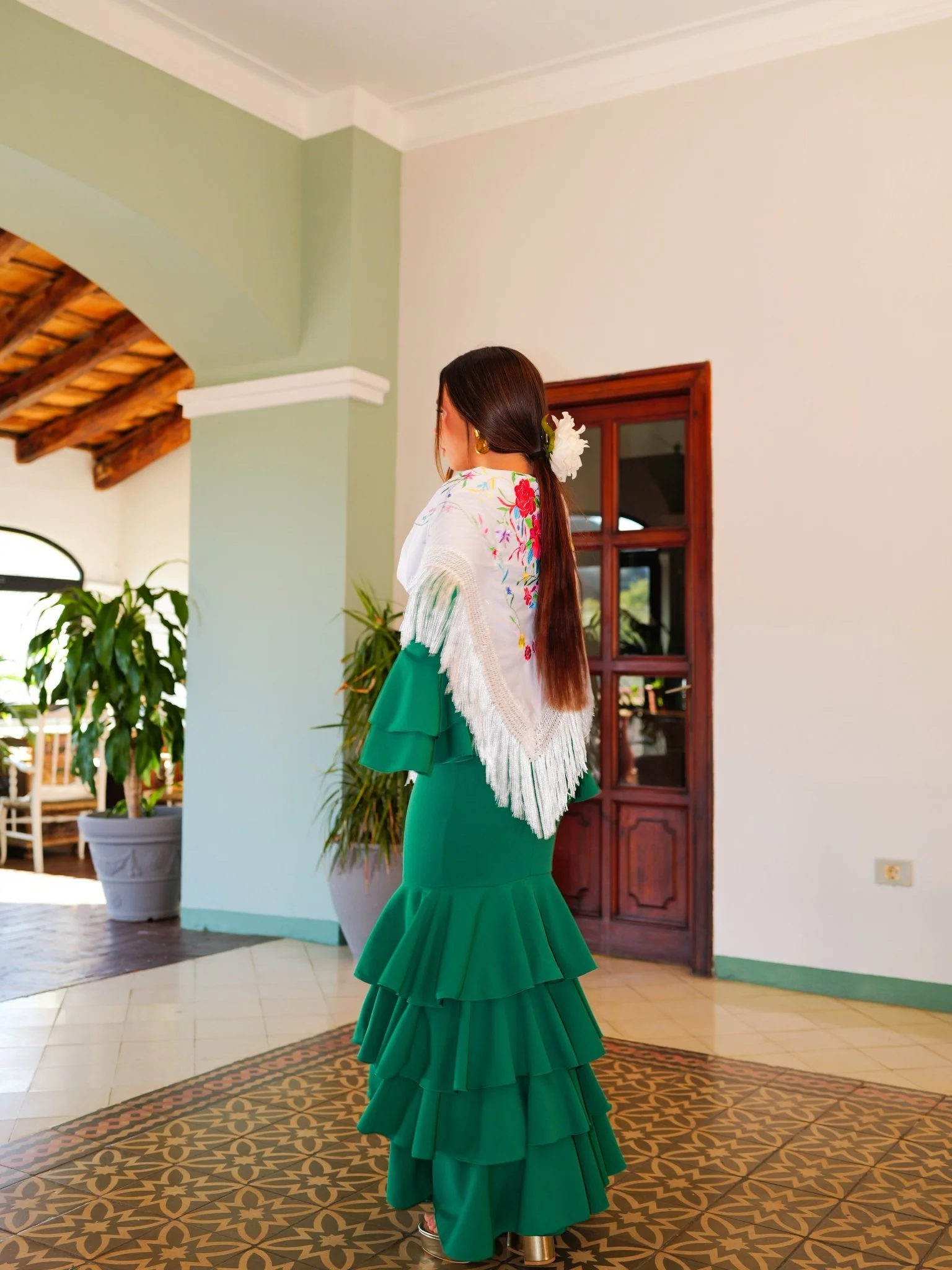 Traje flamenca volantes verde - Image 6