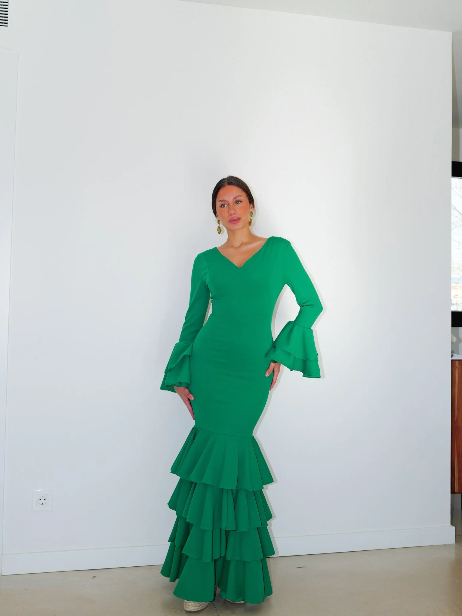 Traje flamenca volantes verde - Image 9
