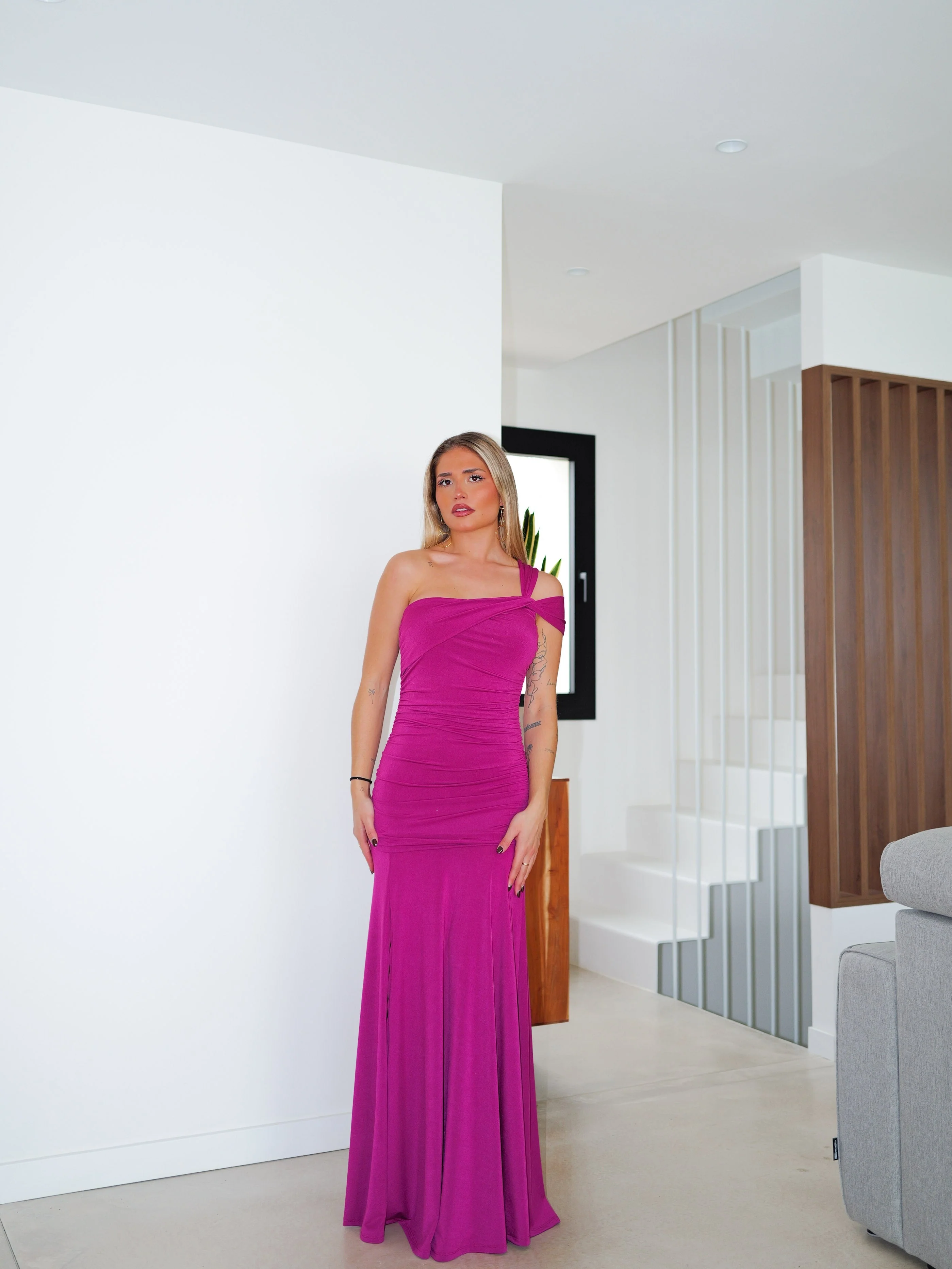 Vestido asim tirante nudo amarena - Image 4