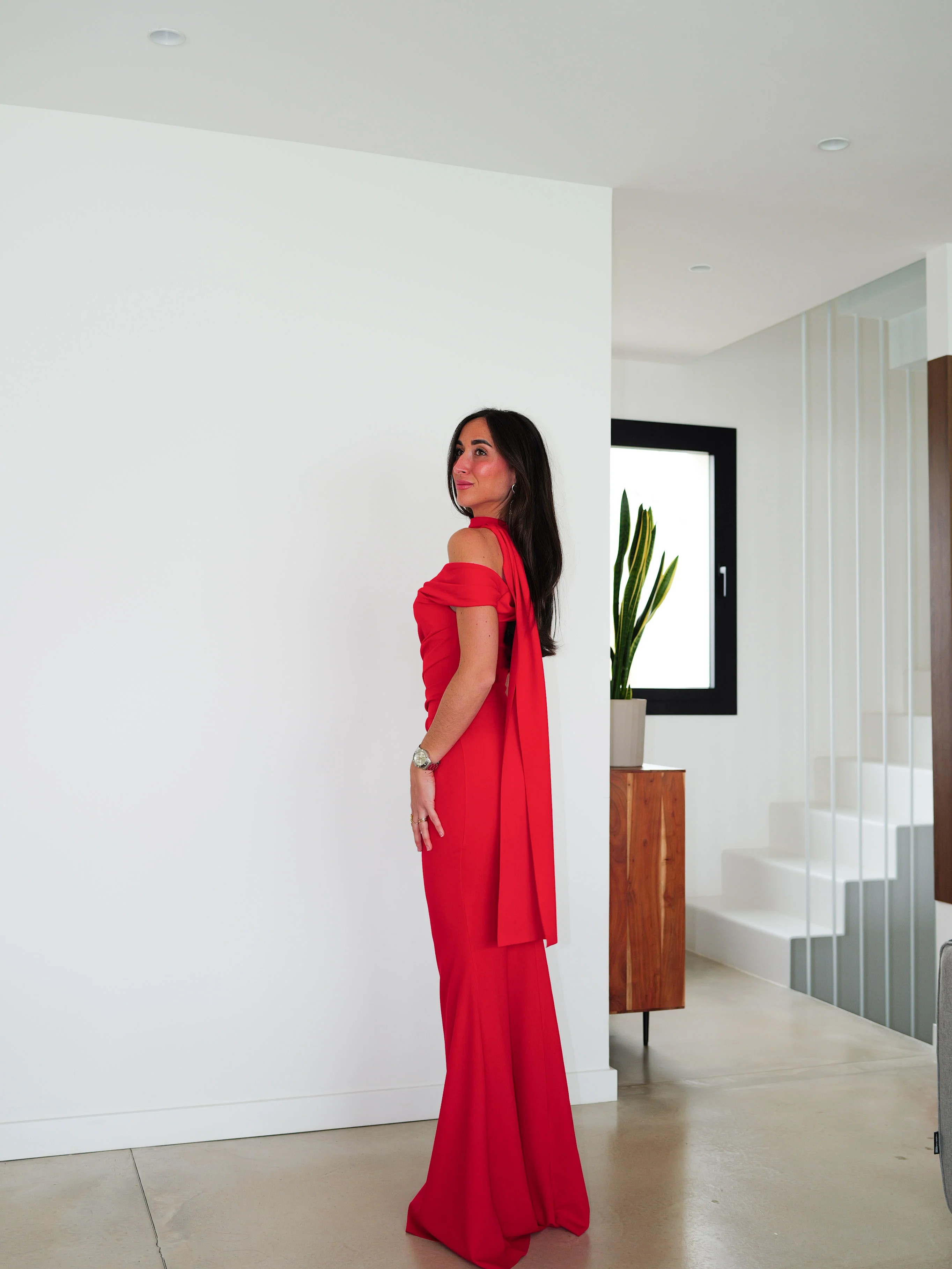 Vestido choker frunce asimétrico rojo - Image 4