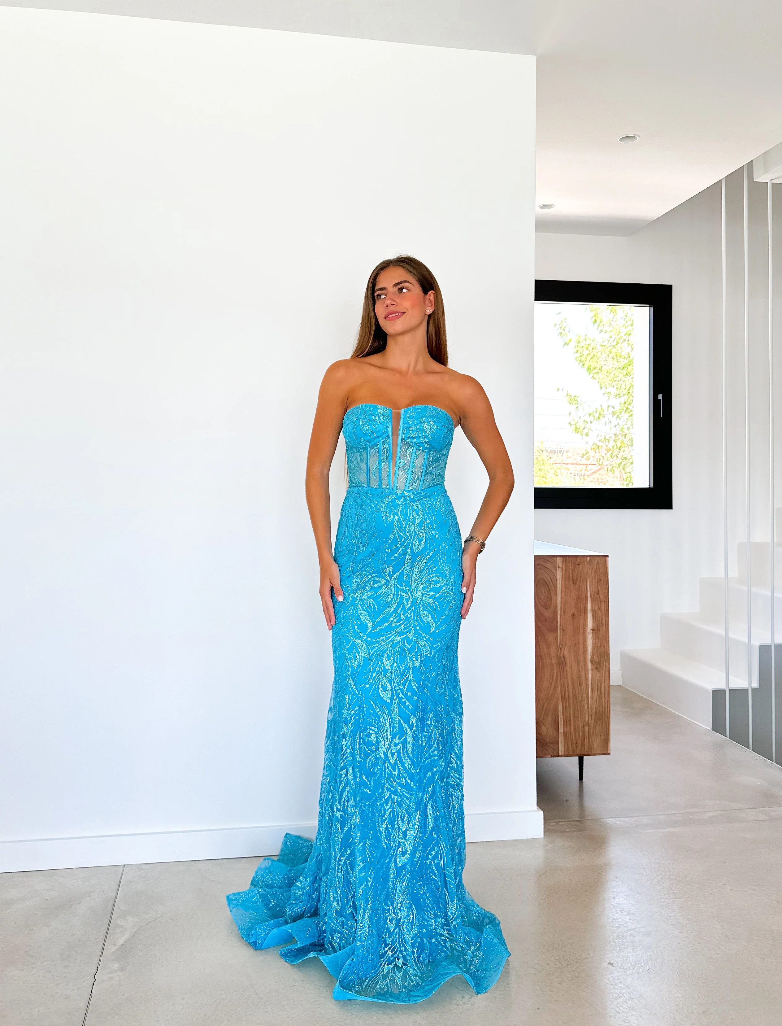 Vestido corse pedreria cola azul - Image 2