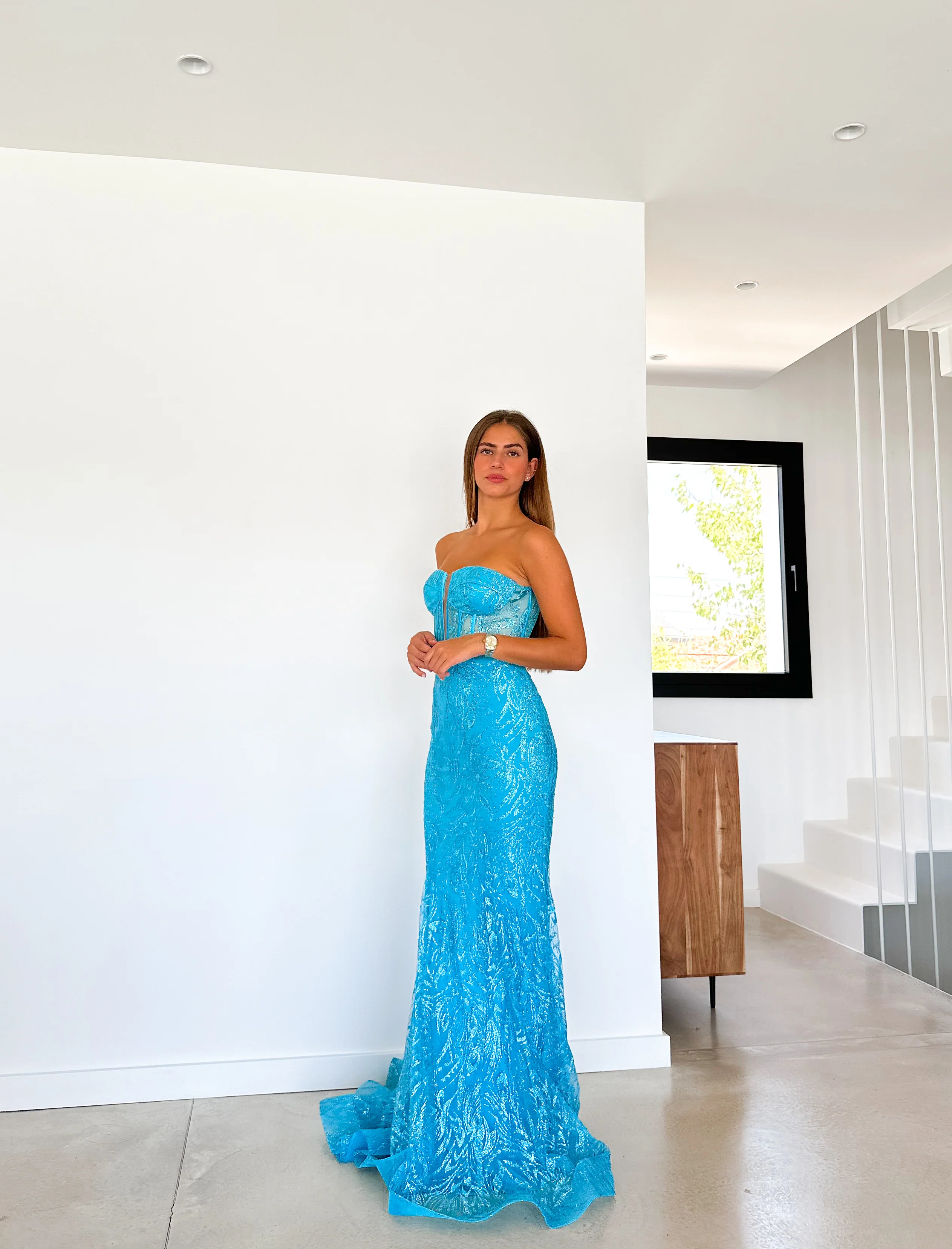 Vestido corse pedreria cola azul - Image 3
