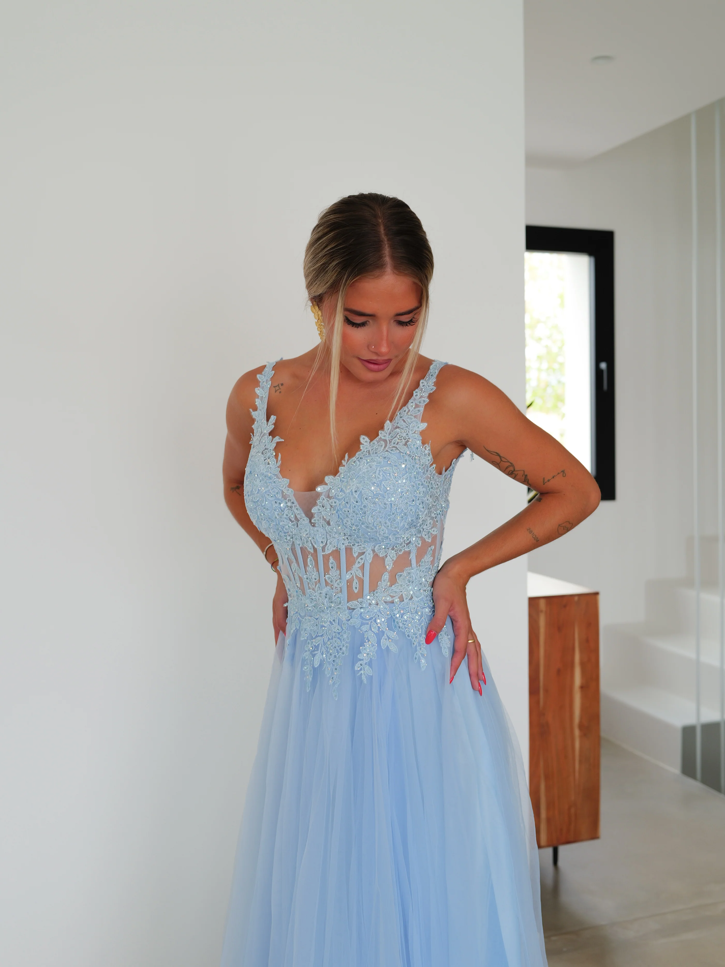 Vestido corsé pico tulle celeste - Image 4