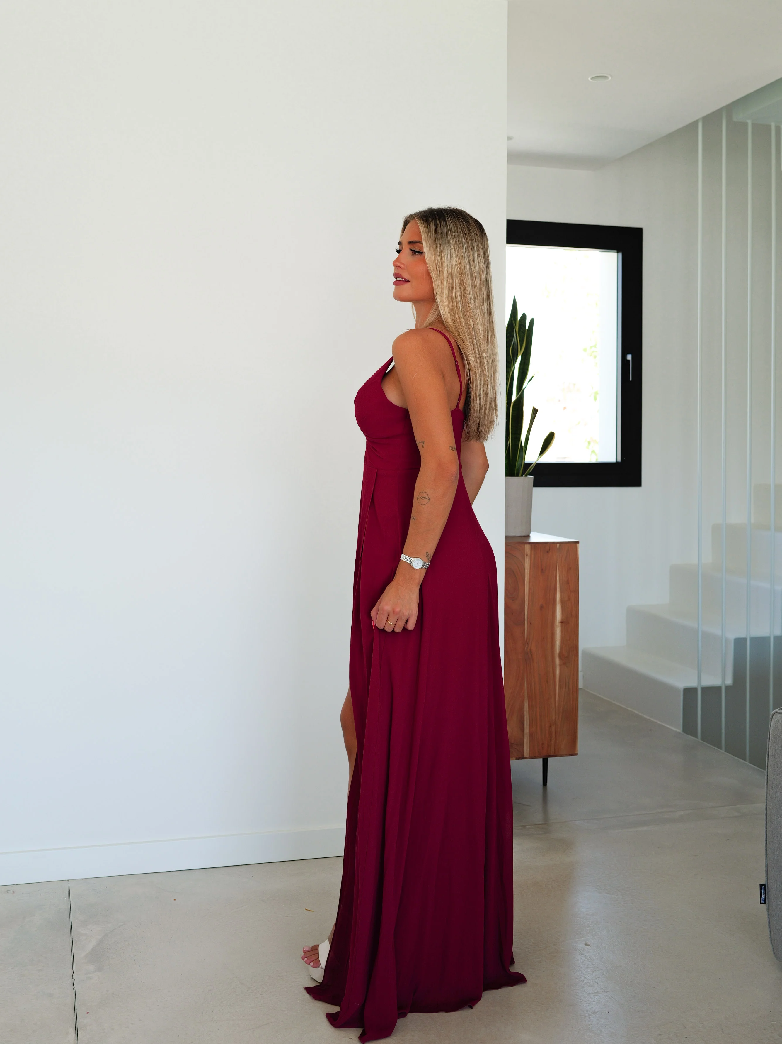 Vestido crepe pico burdeos - Image 3
