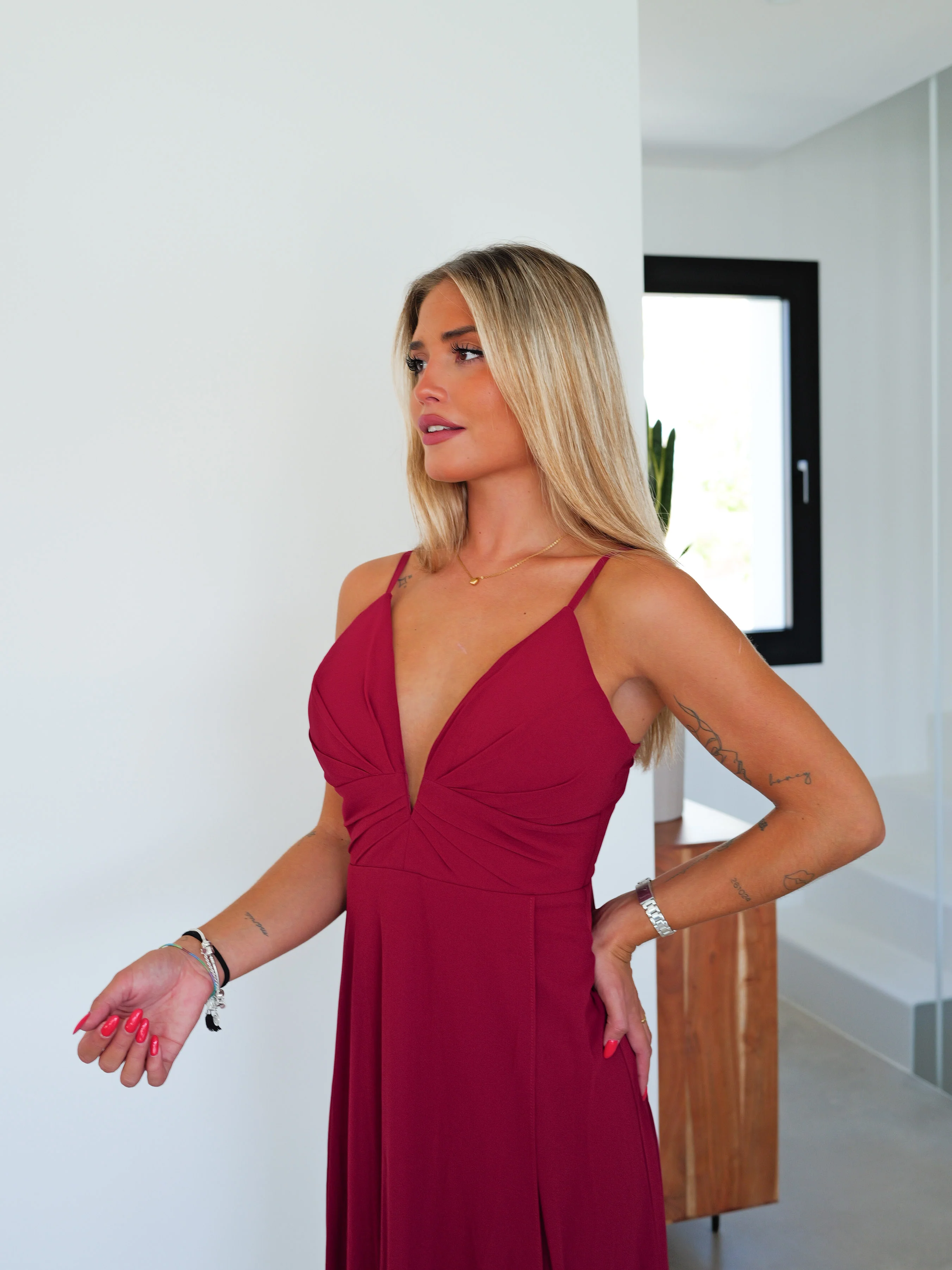 Vestido crepe pico burdeos - Image 7