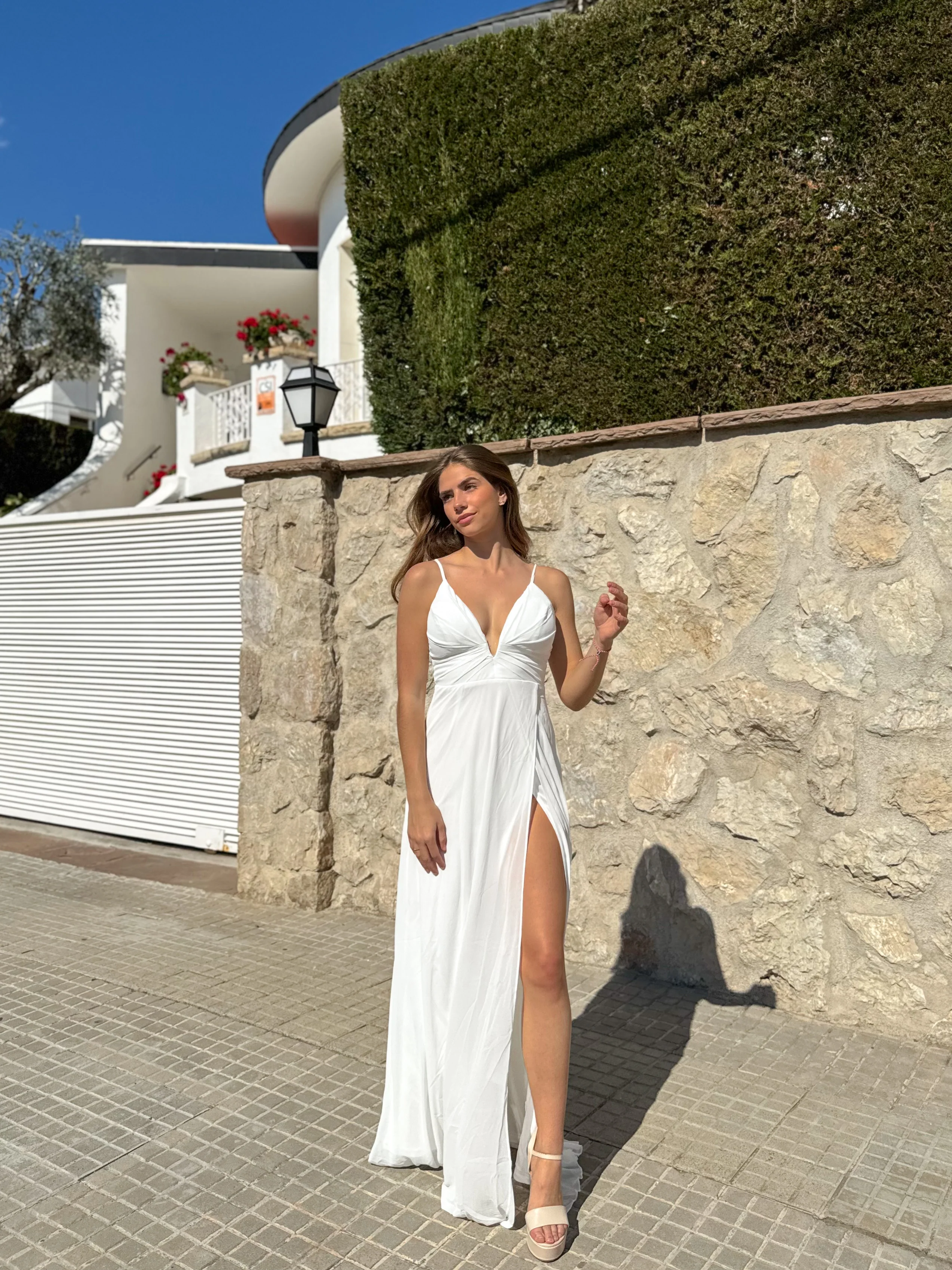 Vestido crepe pico blanco - Image 3