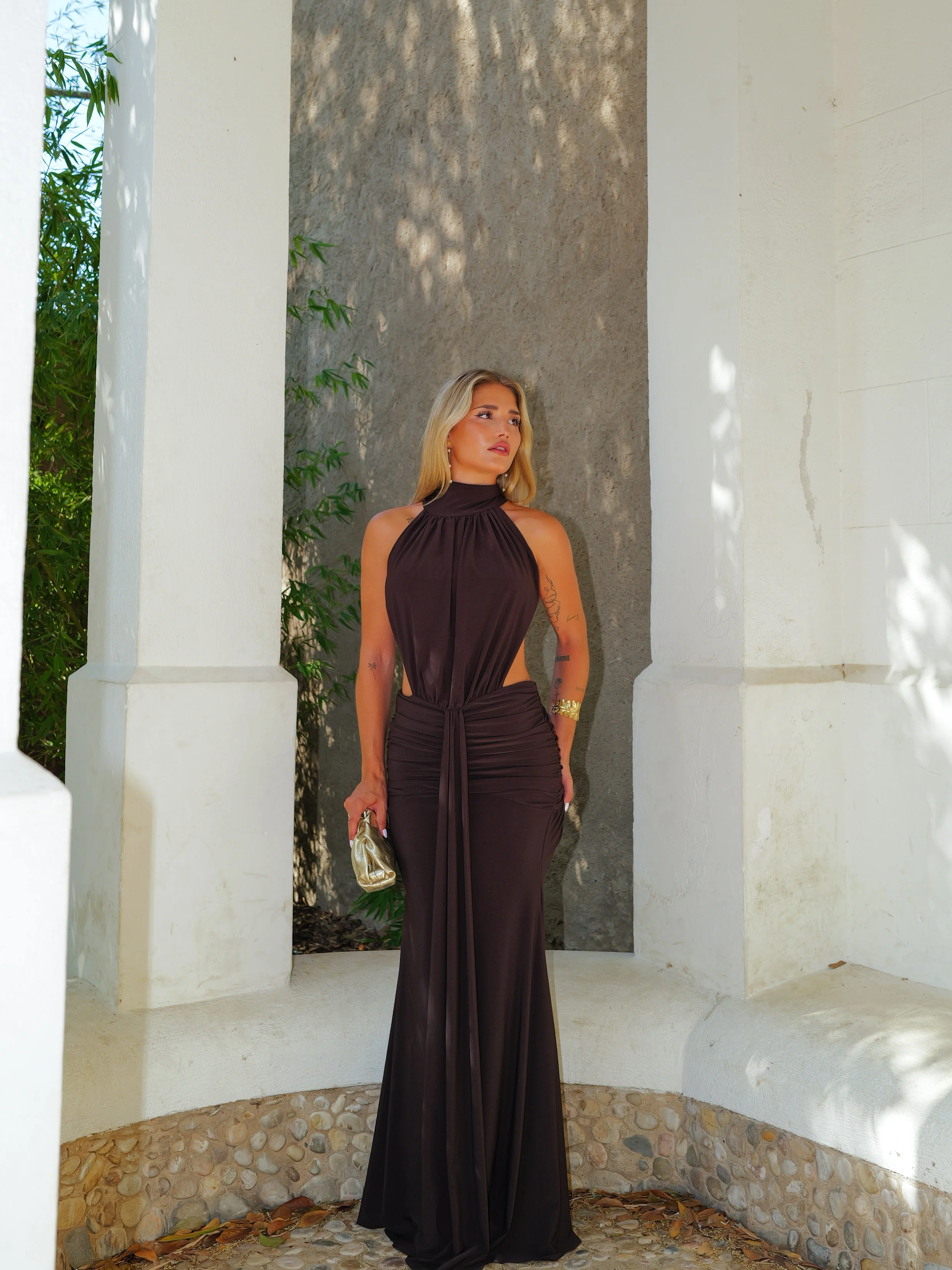 Vestido largo halter espalda abierta chocolate - Image 2