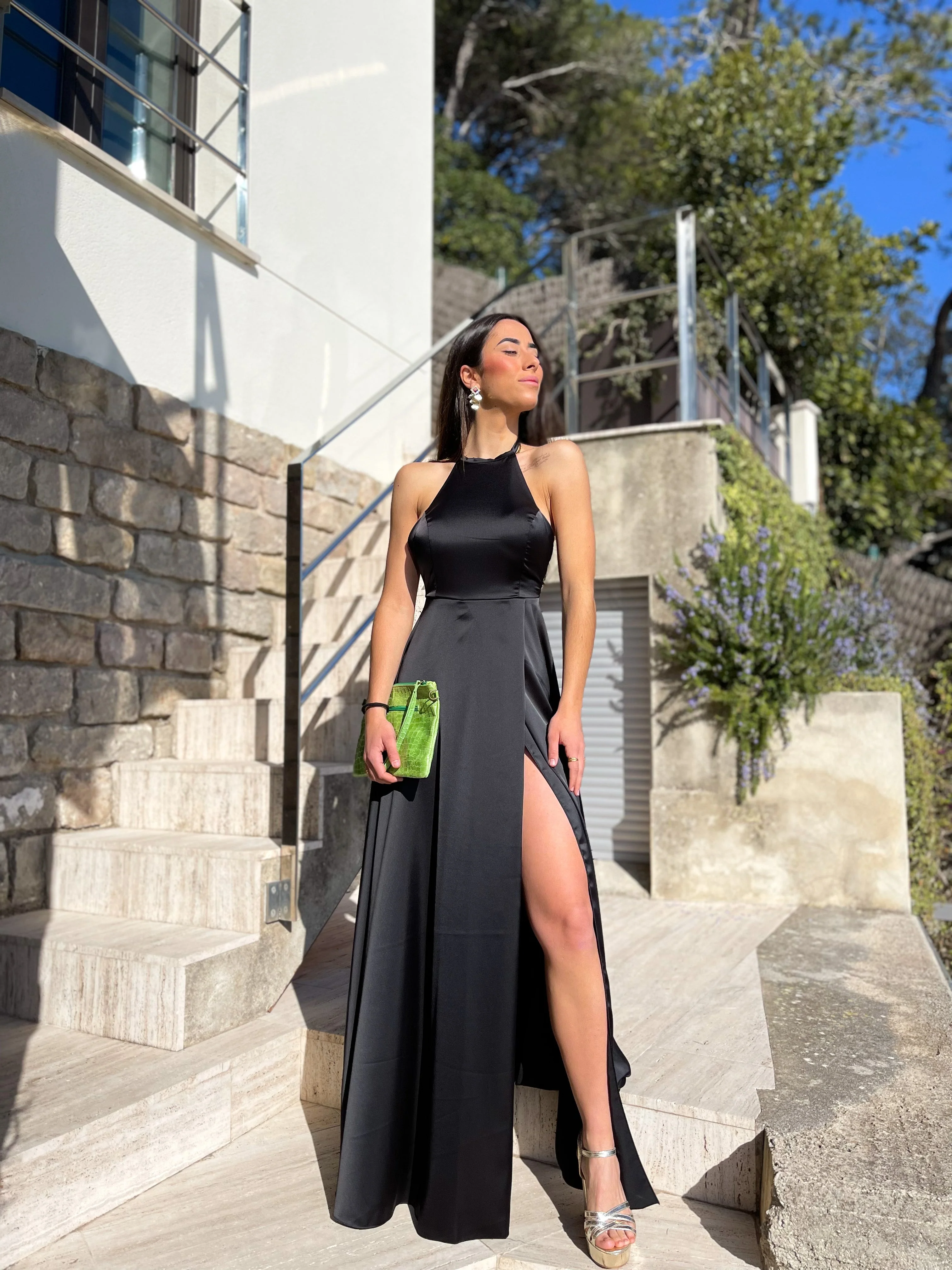 Vestido halter raso negro - Image 3