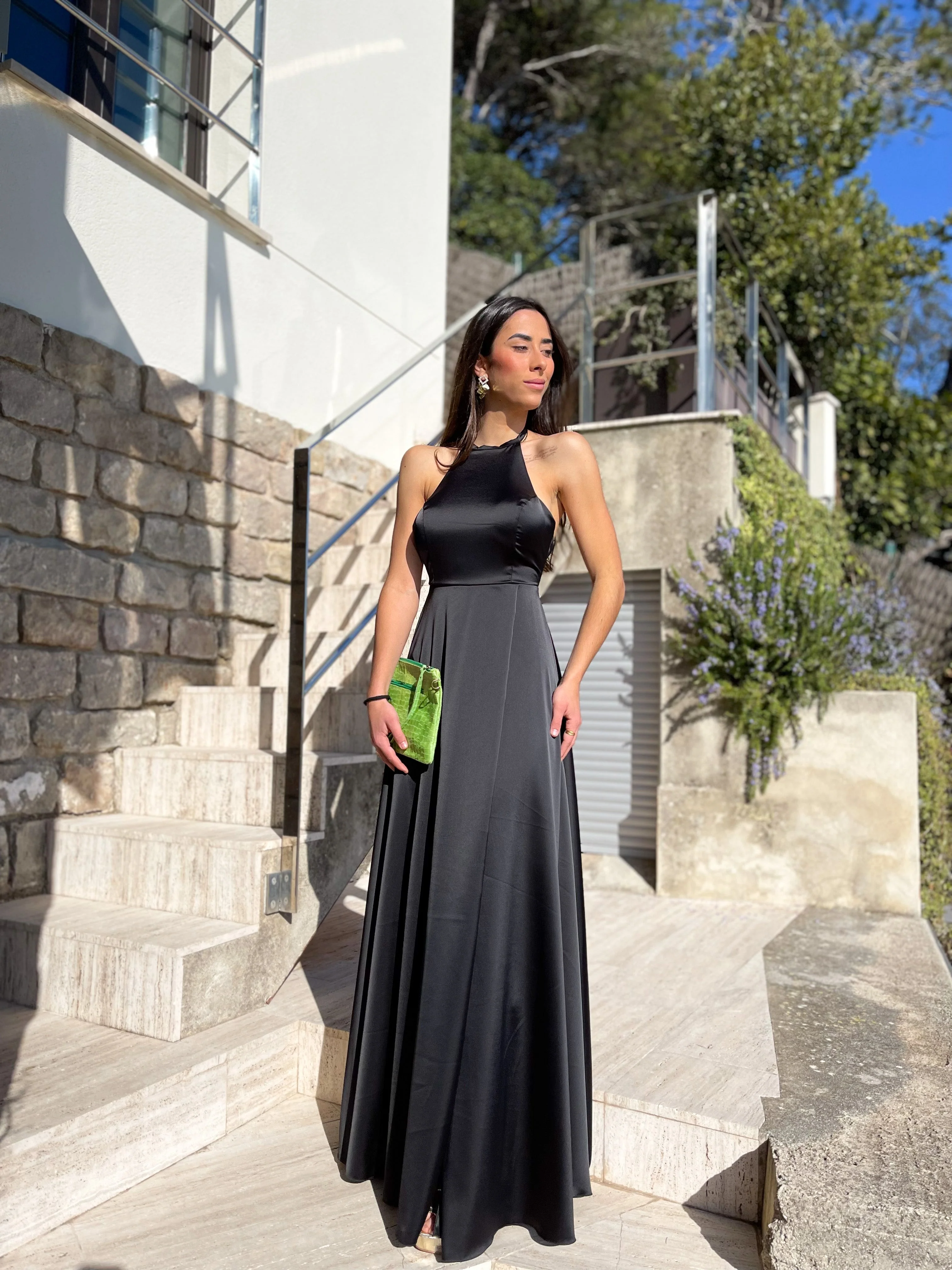 Vestido halter raso negro - Image 4