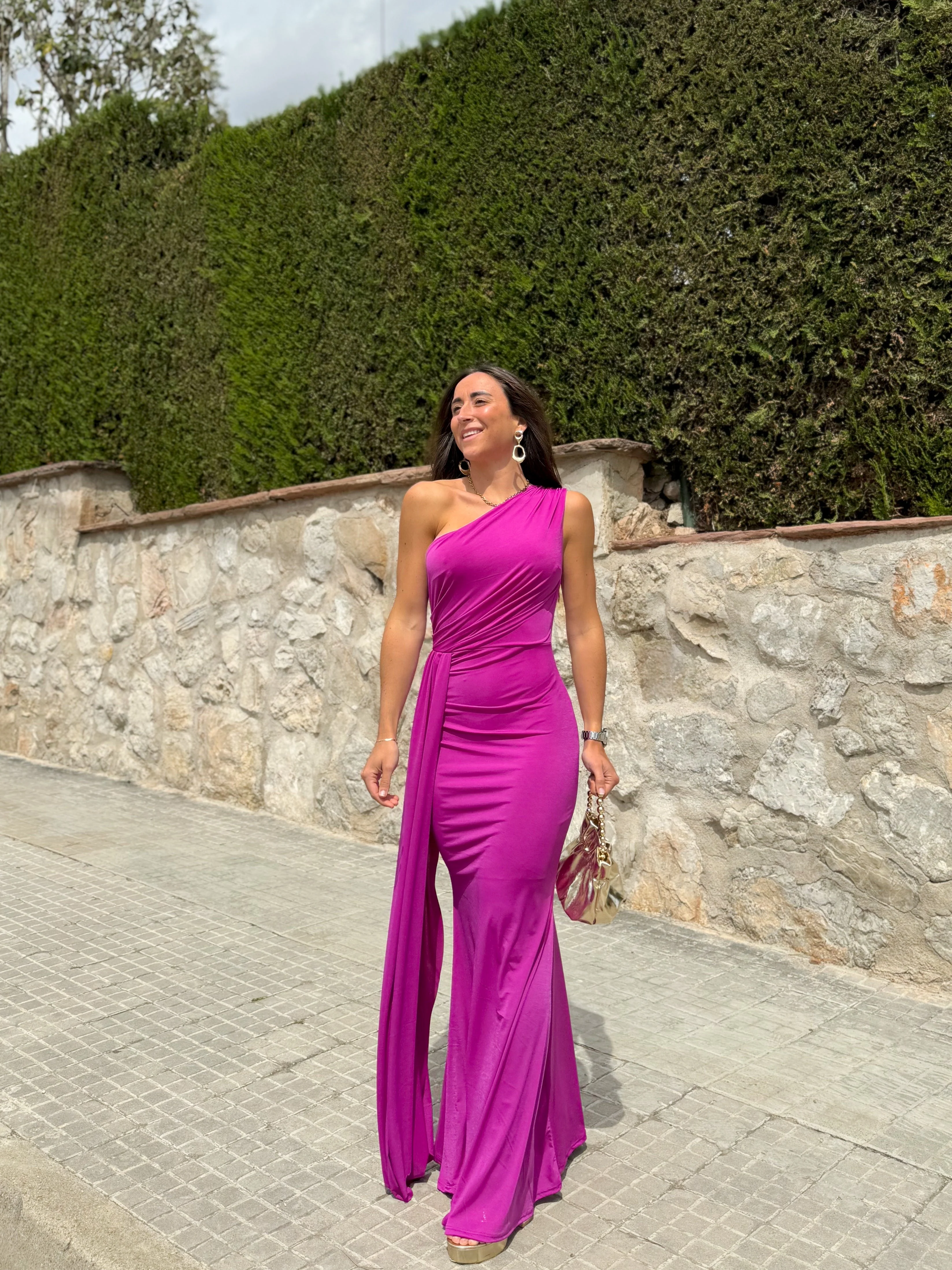 Vestido hombro cascada amarena - Image 9