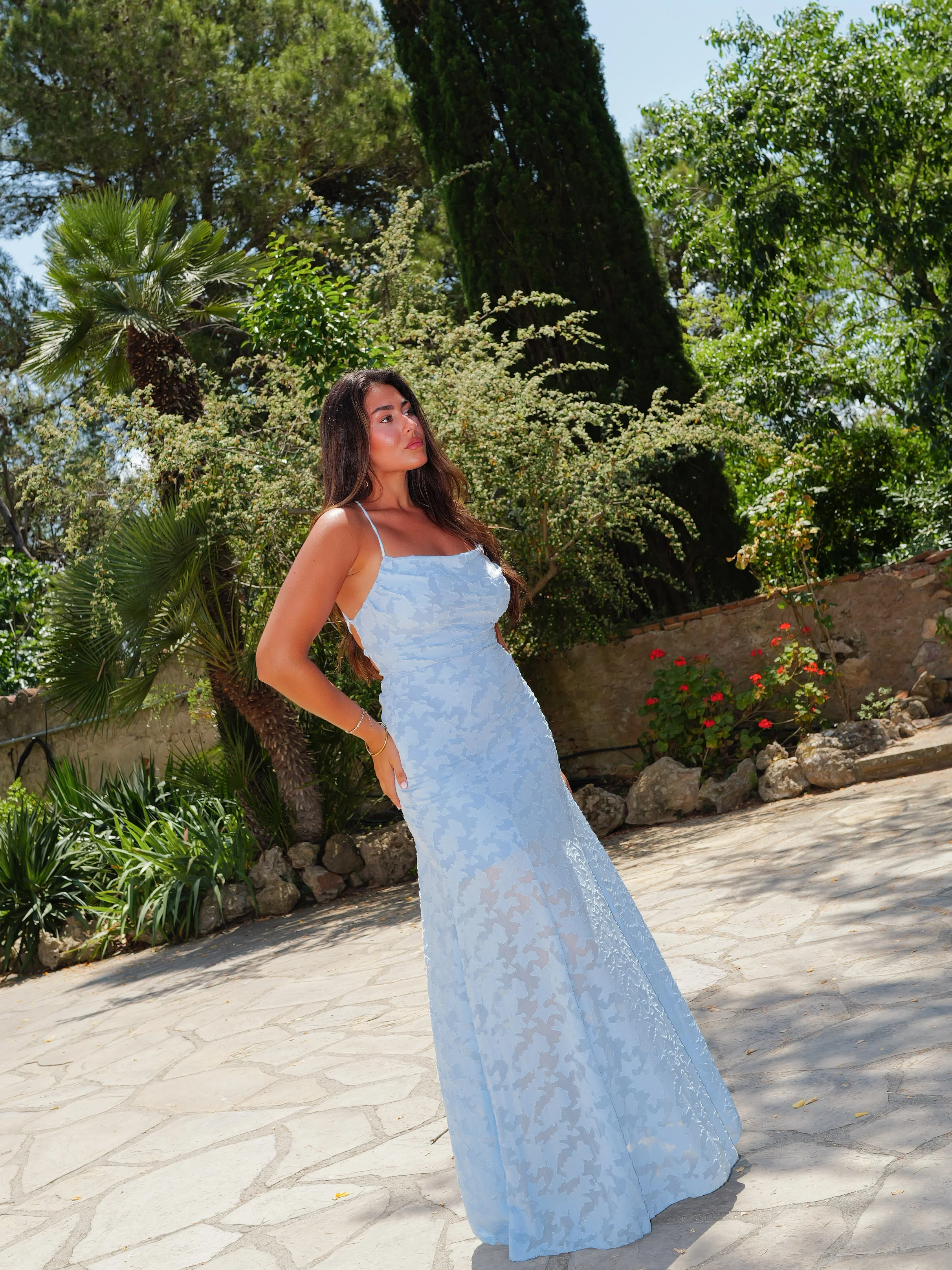 Vestido largo cascada relieves celeste - Image 4