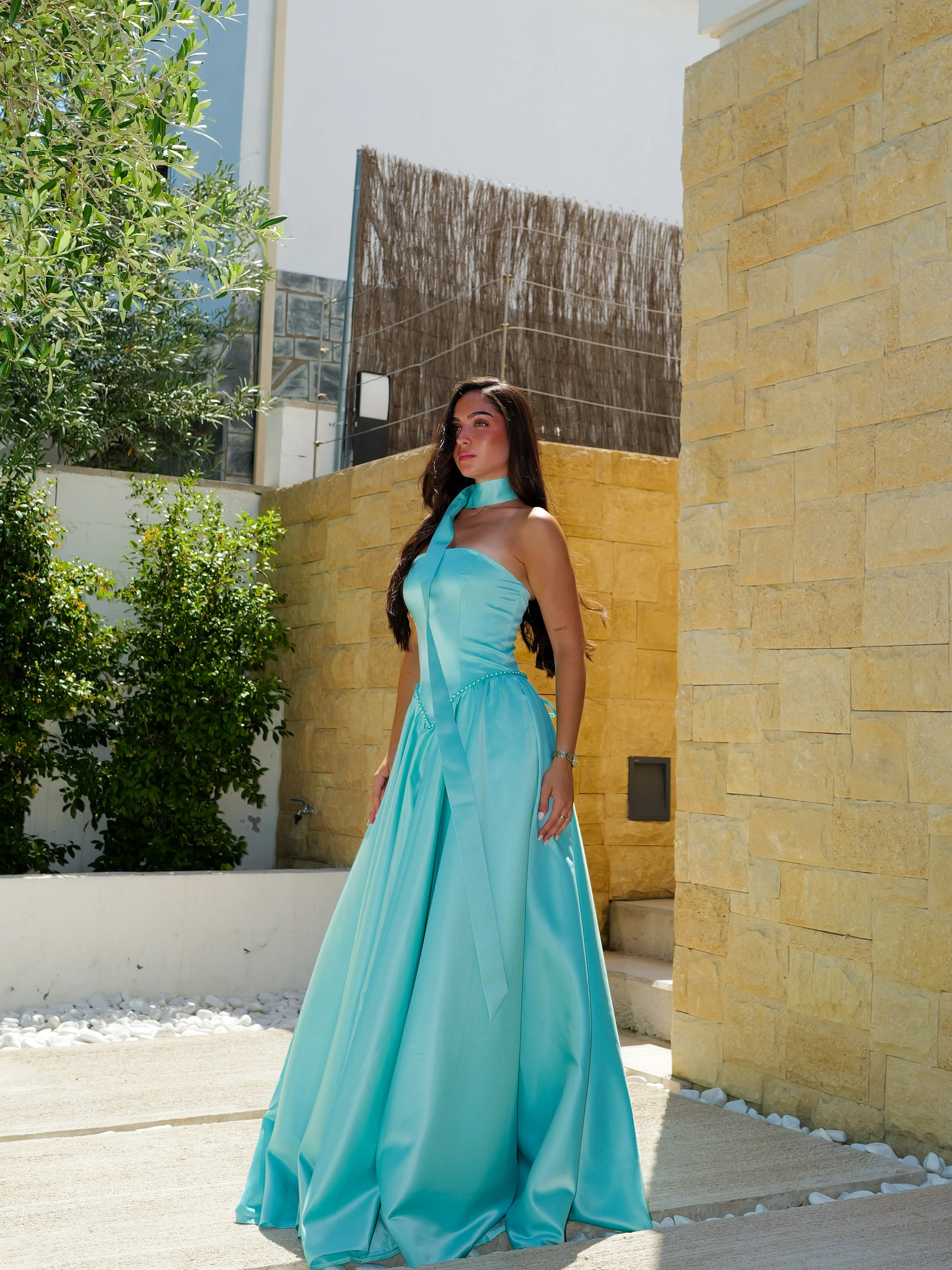 Vestido largo cintura perlas turquesa - Image 9