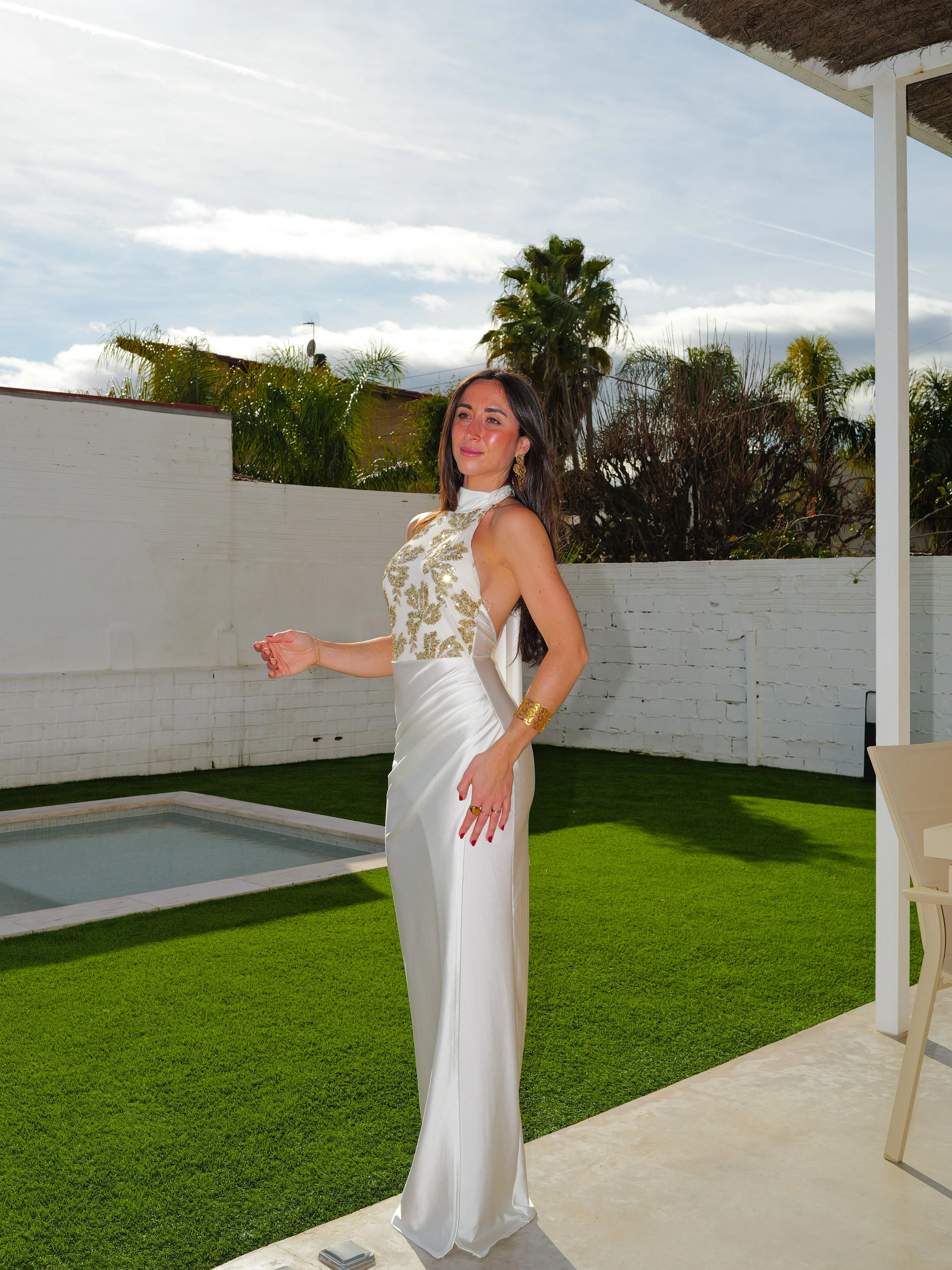 Vestido largo detalles choker halter crema - Image 6