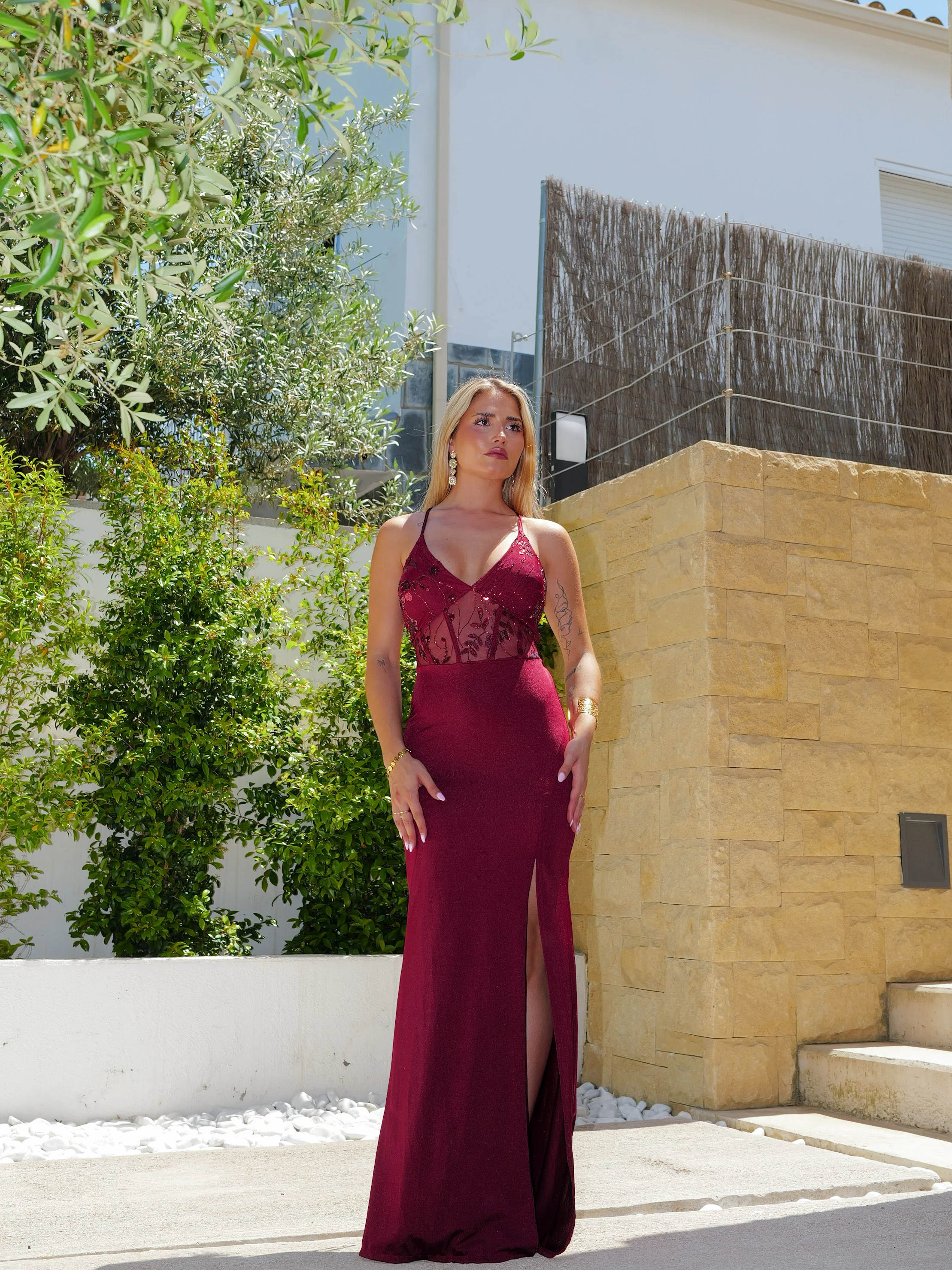 Vestido largo detalles corsé burdeos - Image 4