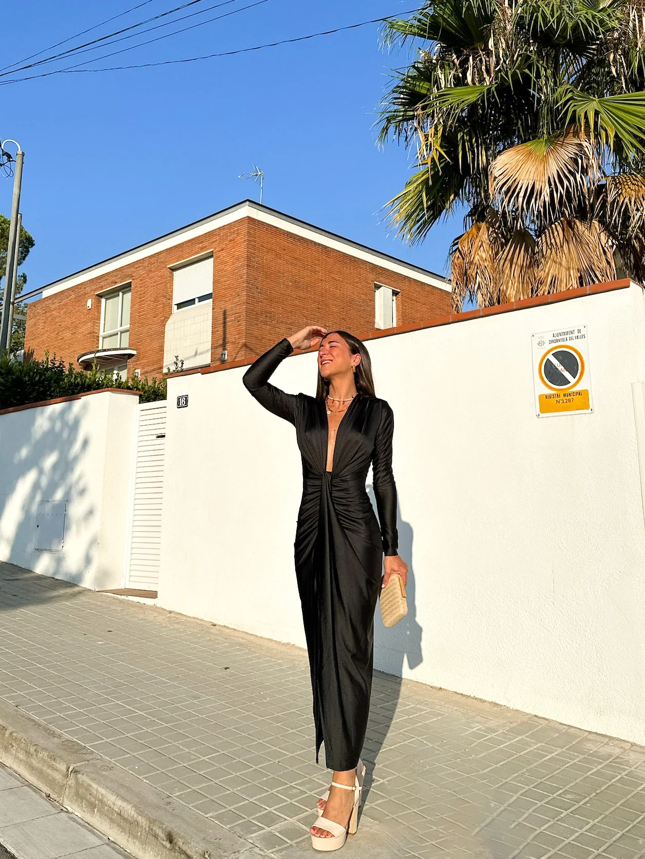 Vestido manga nudo negro - Image 3