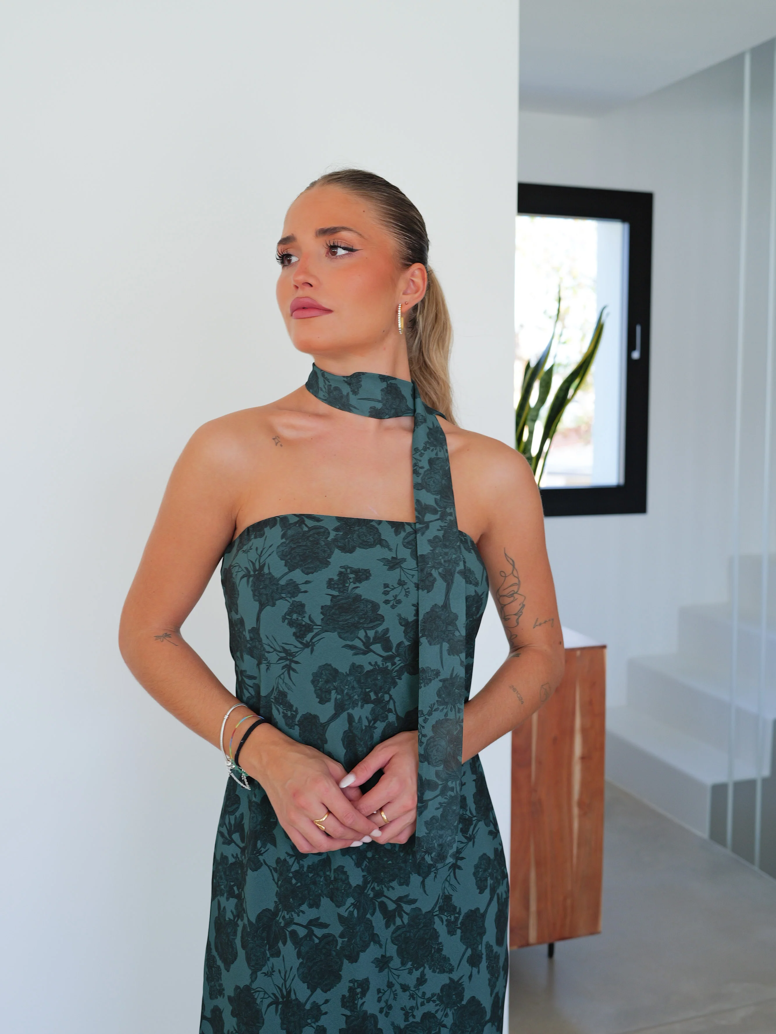 Vestido palabra choker estampado botella - Image 5