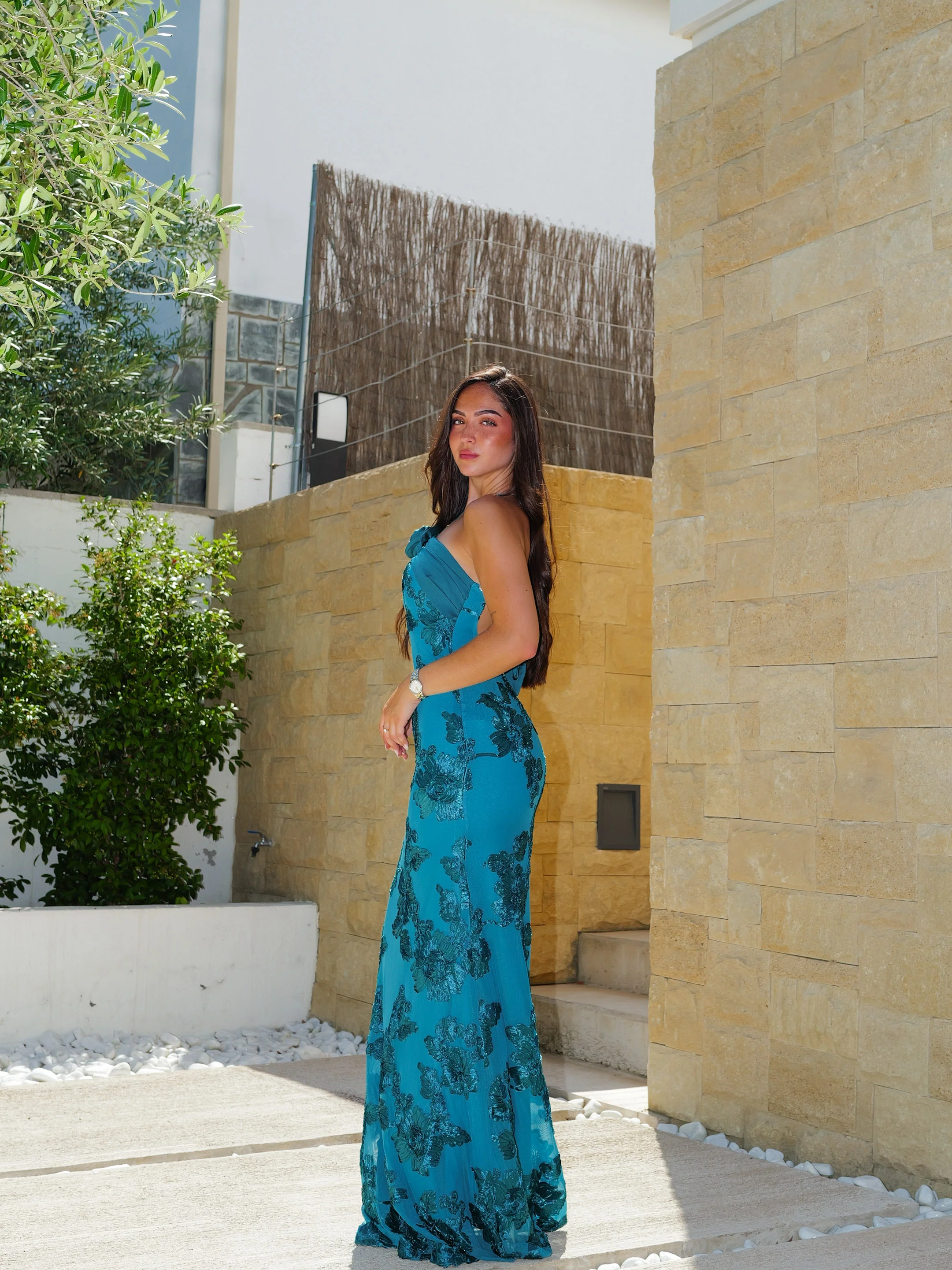 Vestido palabra largo relieve flor petróleo - Image 5