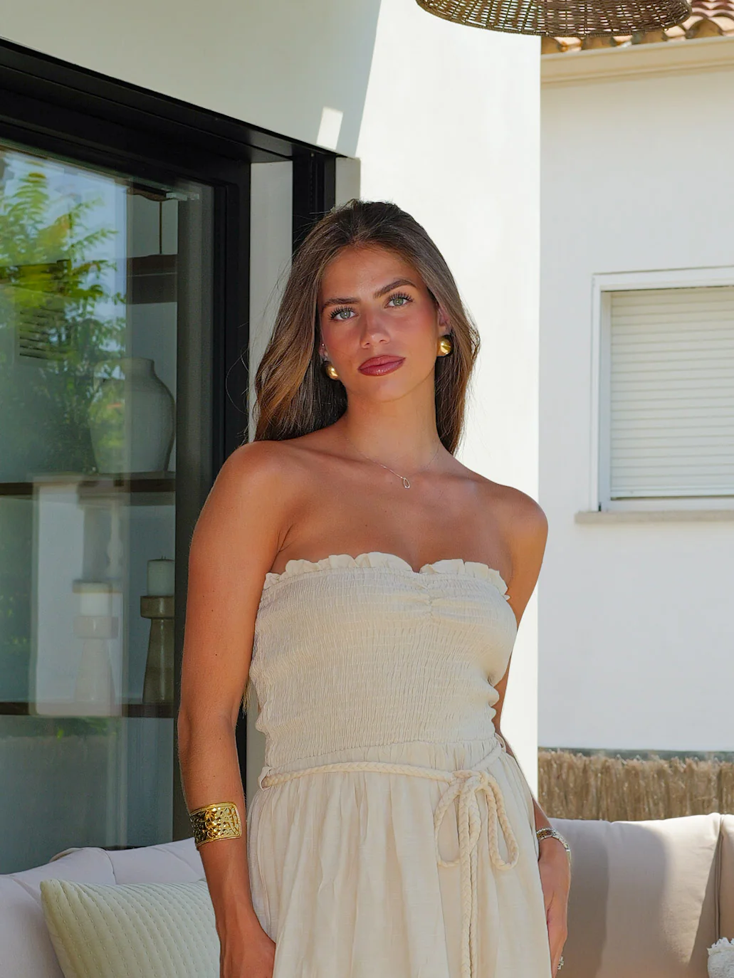 Vestido palabra nido volantes cinturón beige - Image 6