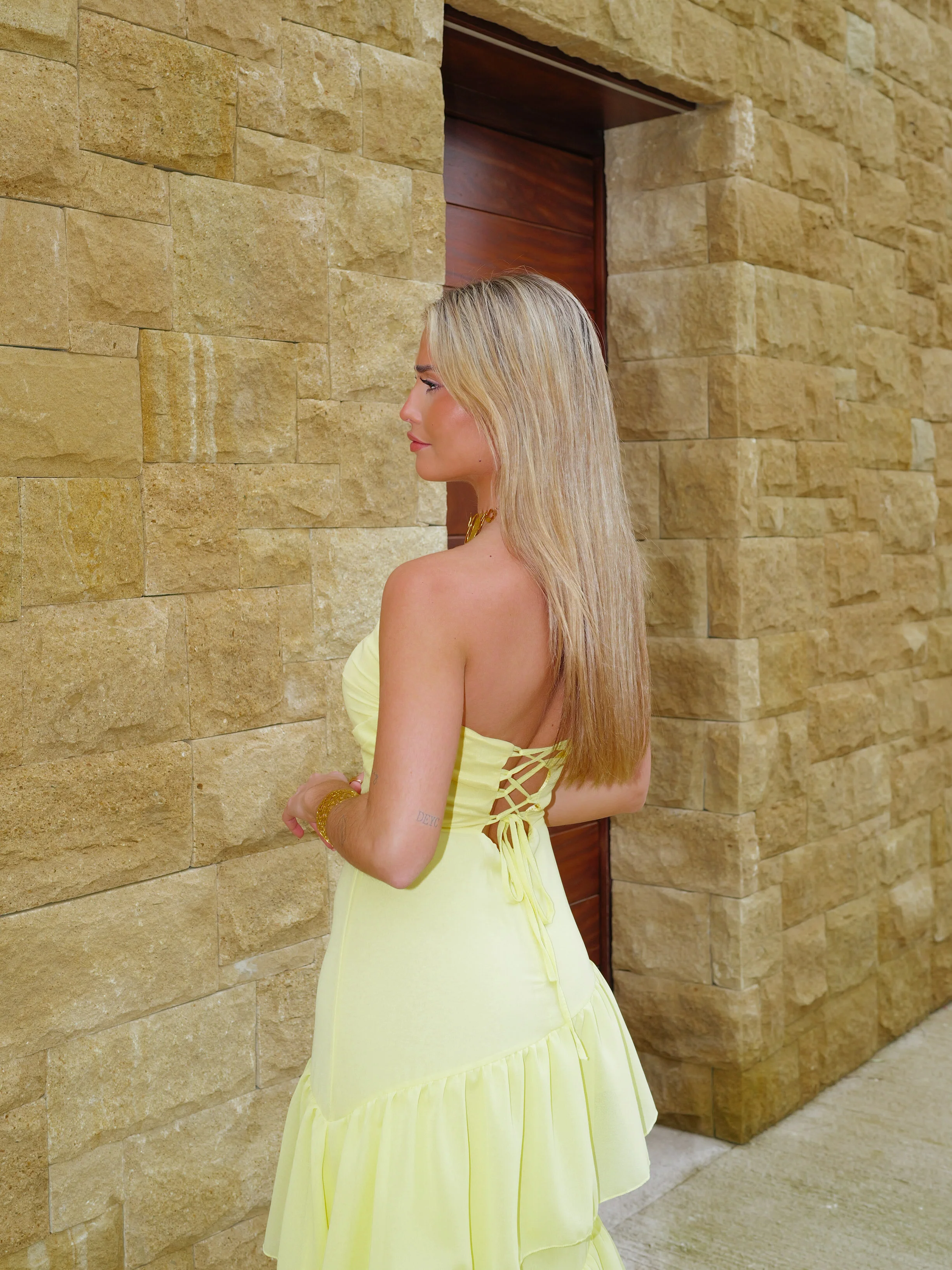 Vestido palabra volantes amarillo - Image 8