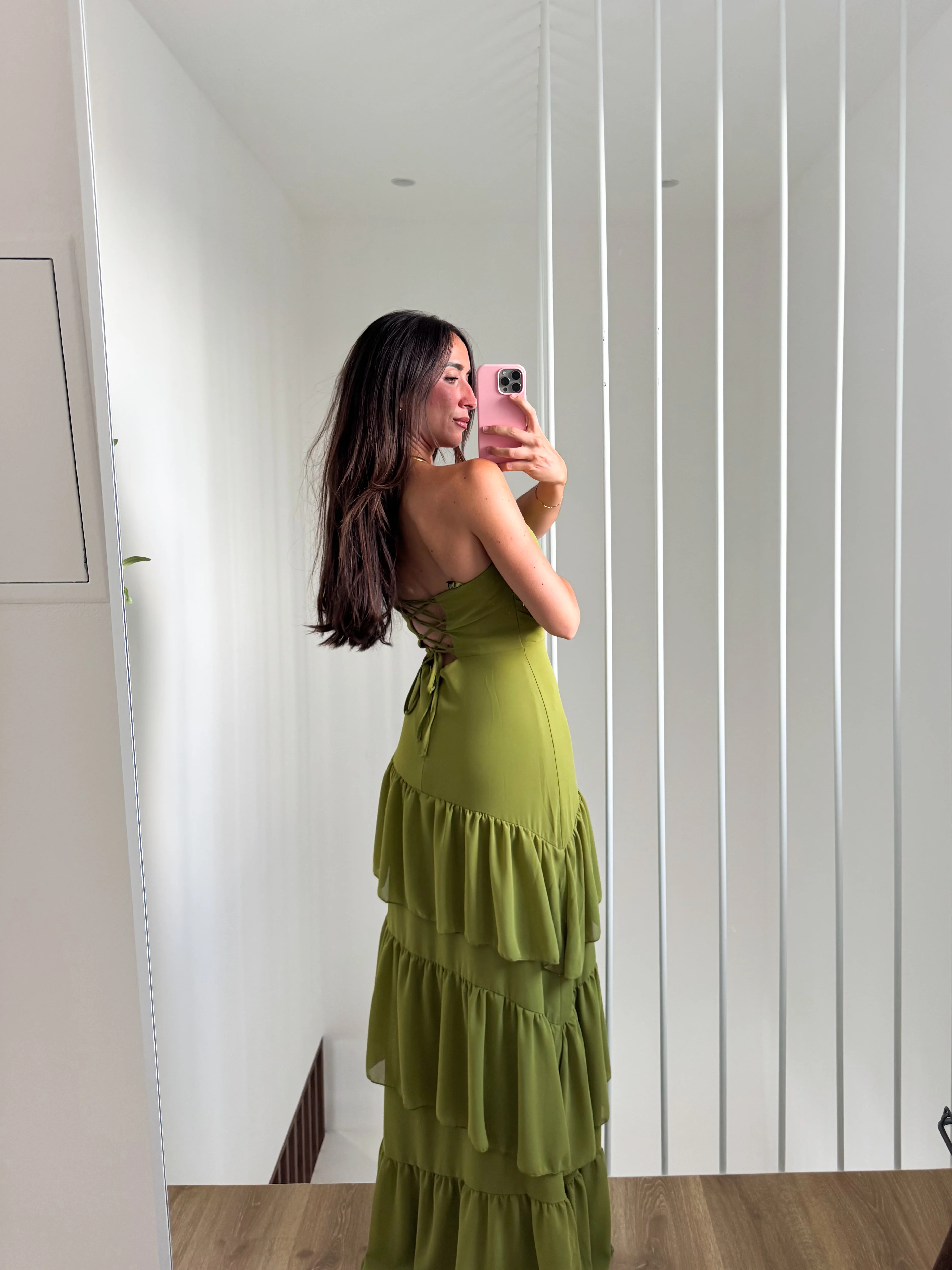 Vestido palabra volantes oliva - Image 6