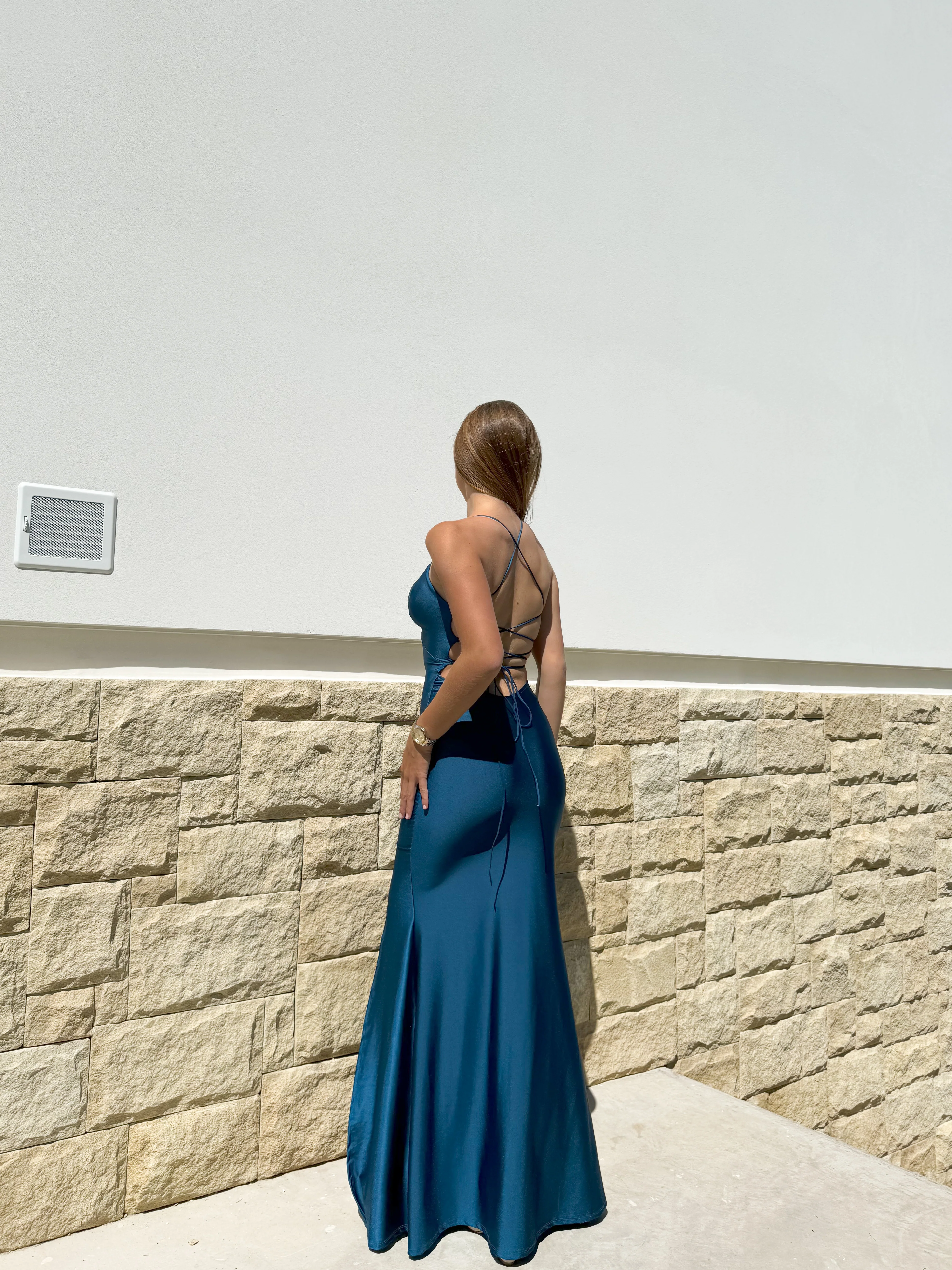 Vestido pico satin entrelazado petróleo - Image 9