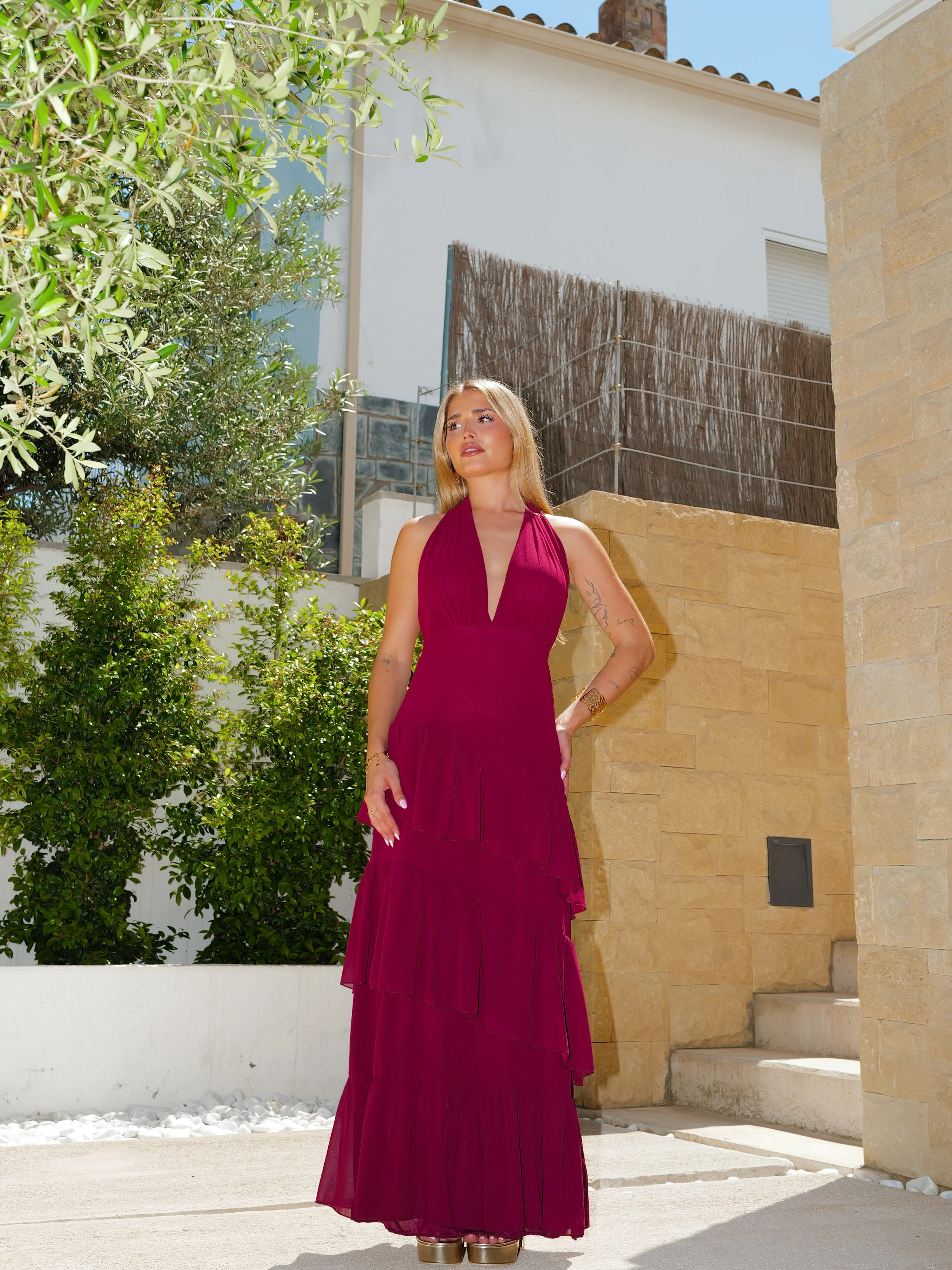 Vestido pico volantes burdeos - Image 4