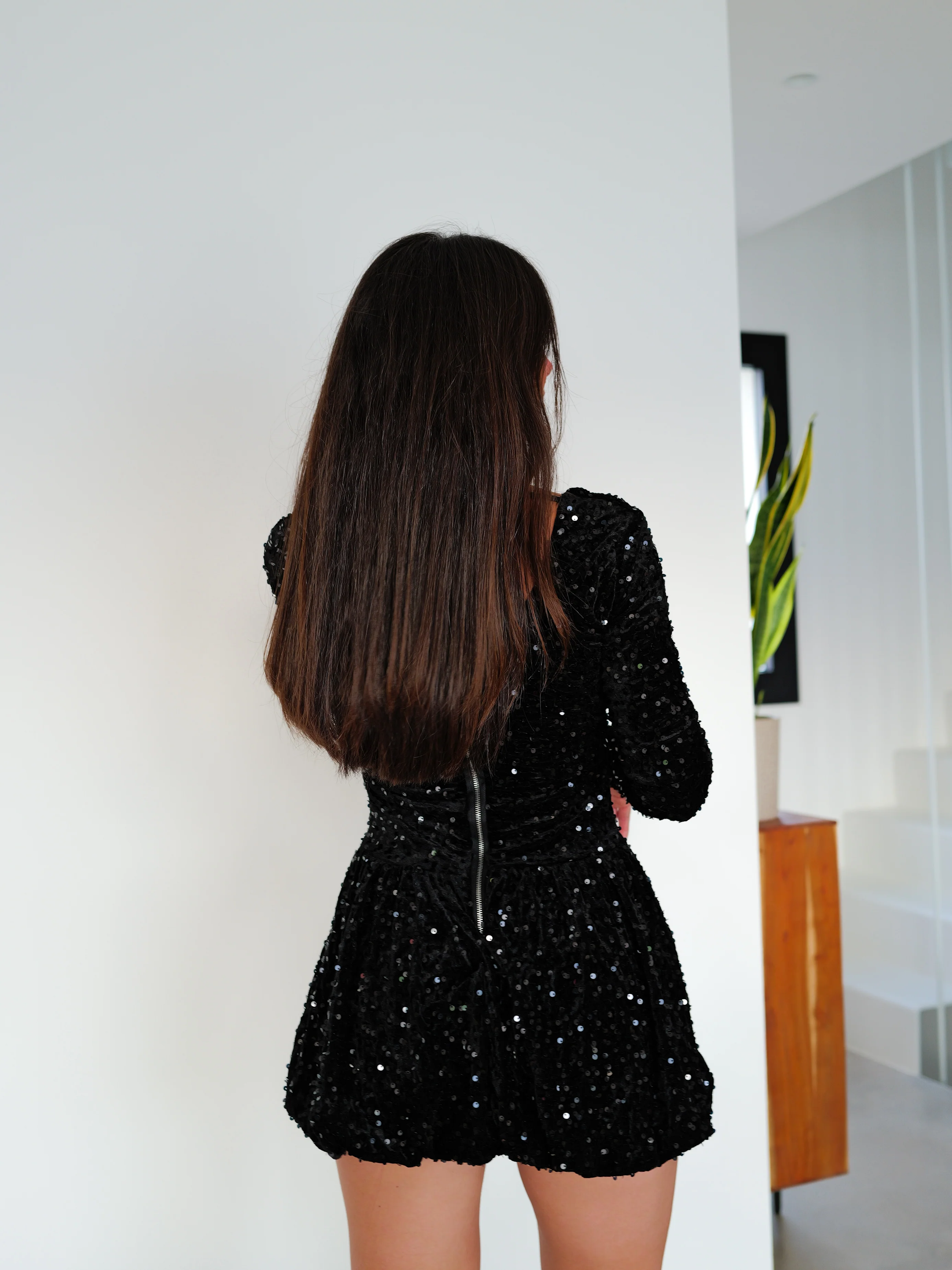 Vestido pomposo velvet lentejuela negro - Image 11