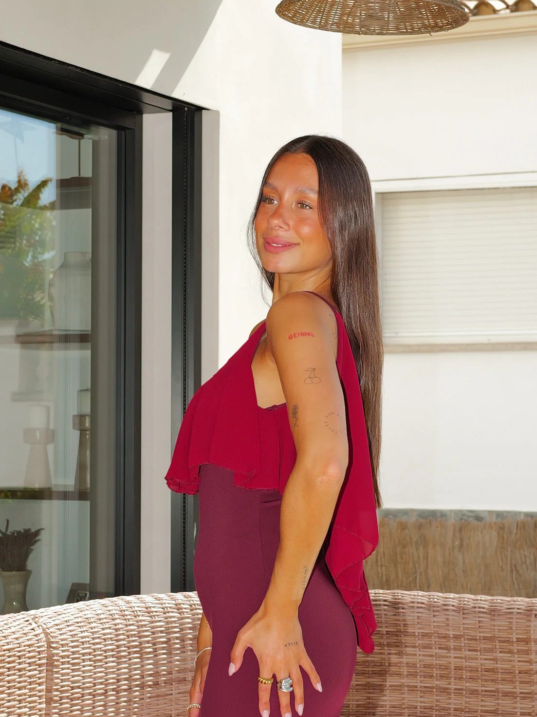 Vestido tirantes escote volantes burdeos - Image 5