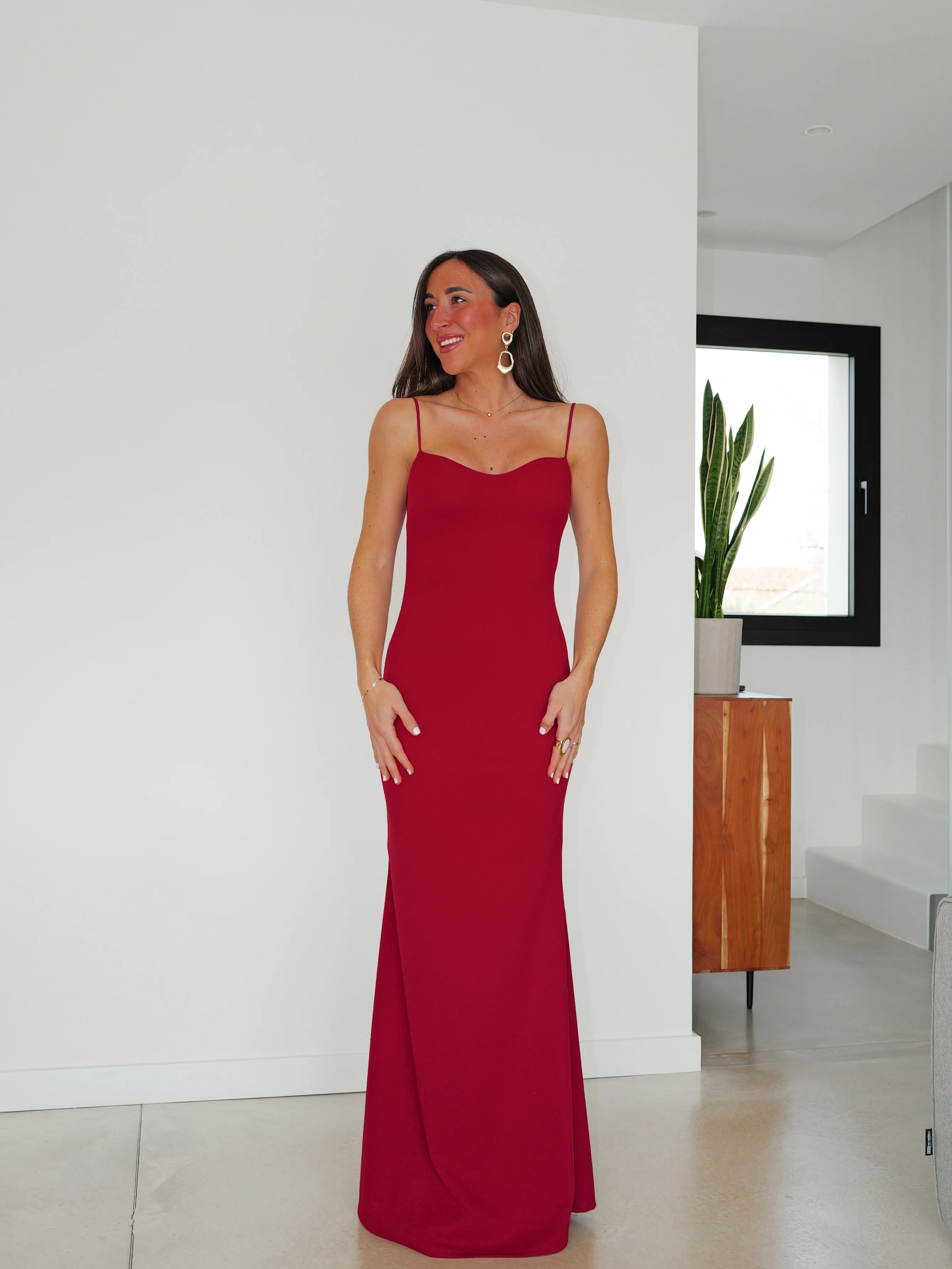 Vestido tirantes mangas gasa burdeos - Image 4